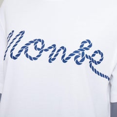Monse T-shirt morbida in cotone e modal bianco con stampa del logo blu navy in corsivo, modello a girocollo, taglia XS