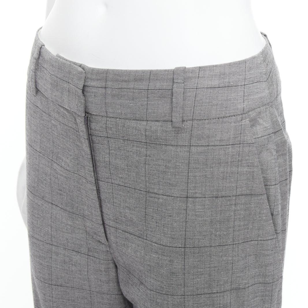 MONSE graue Wolle  Kontrastfarbene karierte Hose mit umgeschlagenem Saum US2 S
Referenz: NKLL/A00402
Marke: Monse
MATERIAL: Wolle, Baumwolle, Gemisch
Farbe: Grau
Muster: Kariert
Verschluss: Zip Fly
Zusätzliche Details: Umschlaghose aus grauem