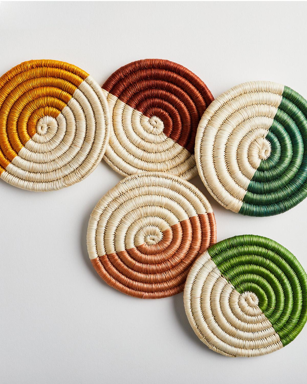 Monserrate Hand-Woven Coasters in Salmon Pink, set of 4 In New Condition For Sale In West Hollywood, CA