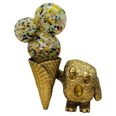 Binty Monster avec globe à crème glacée en verre soufflé à la main et laiton texturé