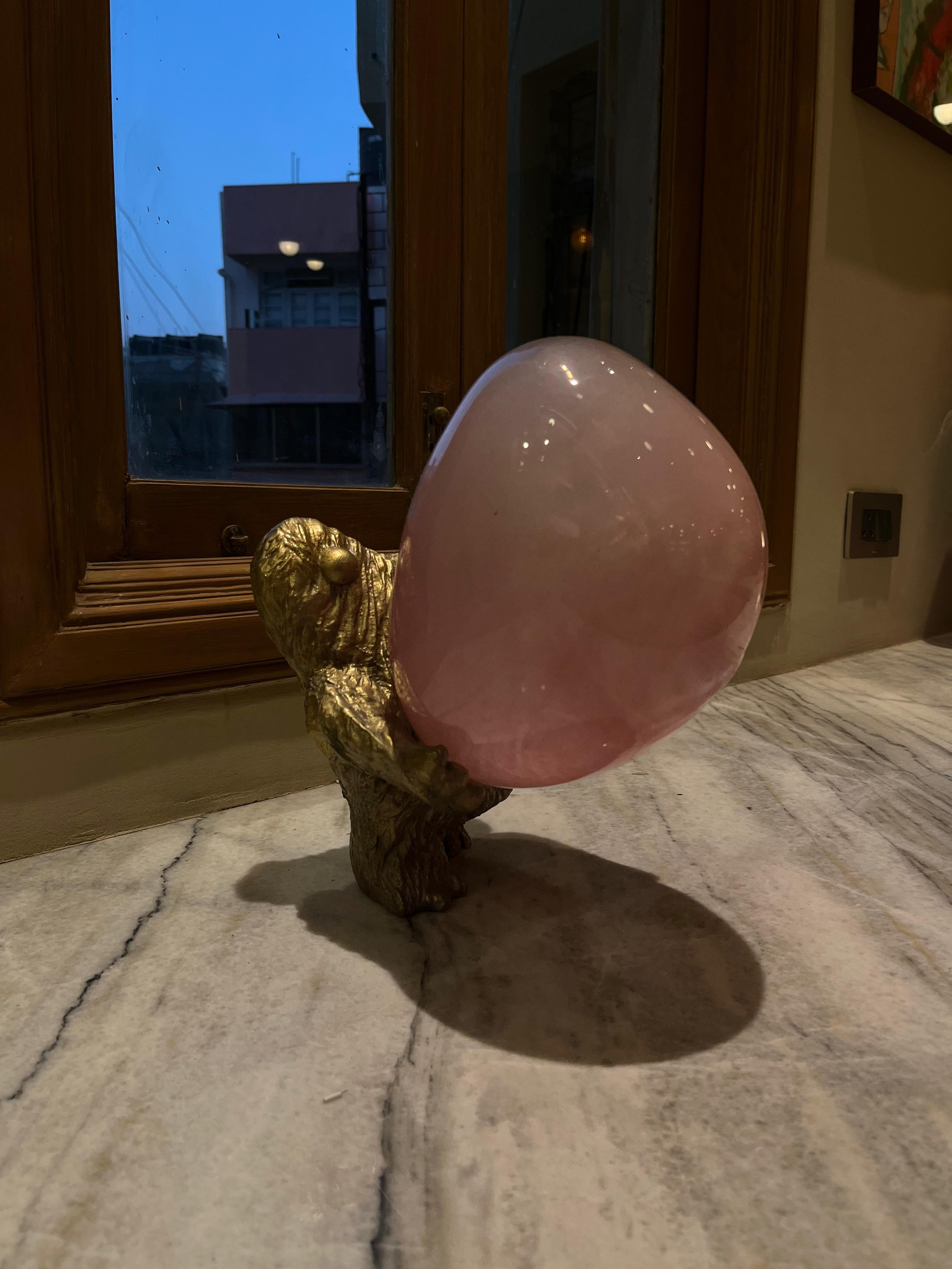 Gum Monster avec bulles de verre soufflé à la main rose et laiton texturé en vente 1