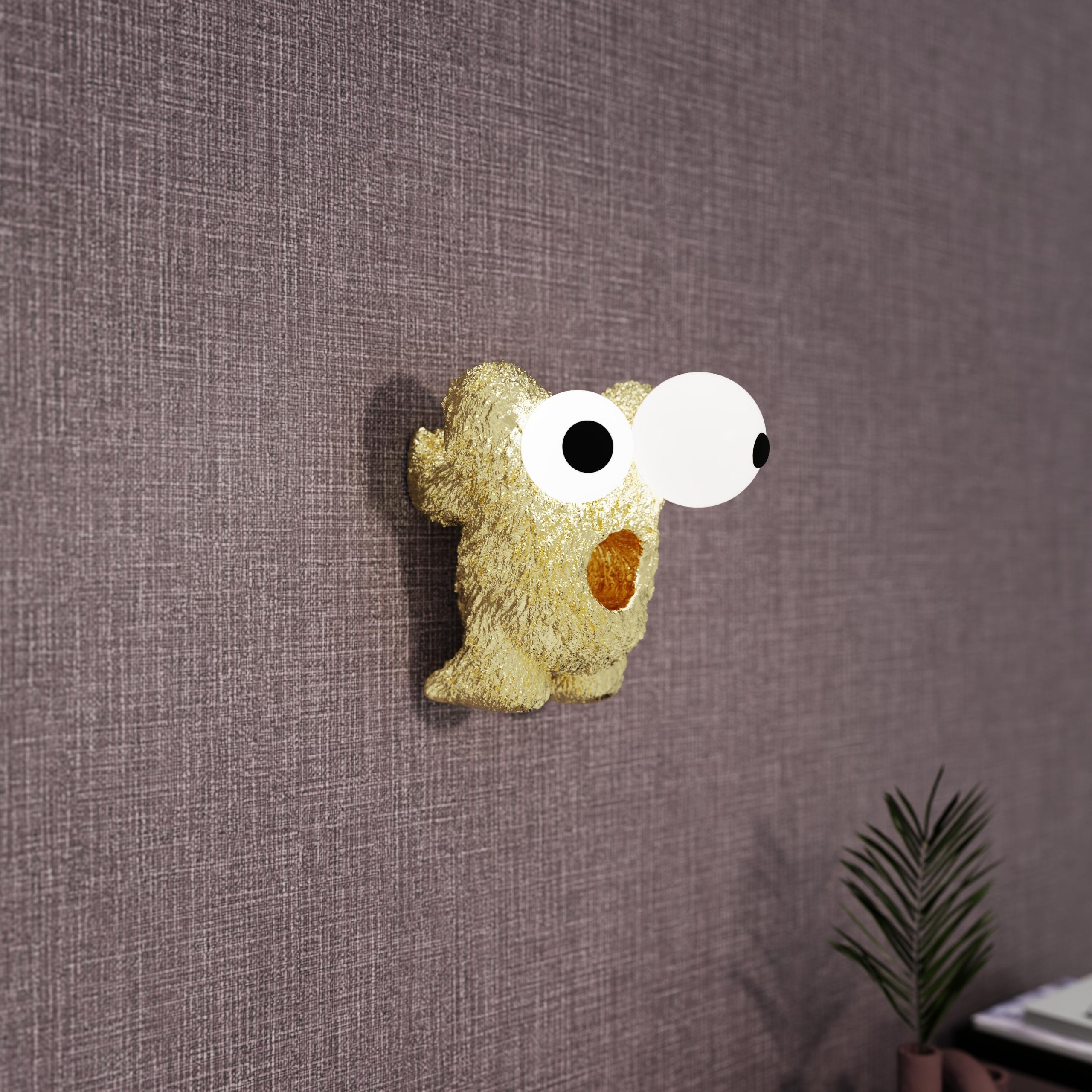 Indien Monster Squinty avec yeux en verre soufflé à la main et laiton texturé en vente