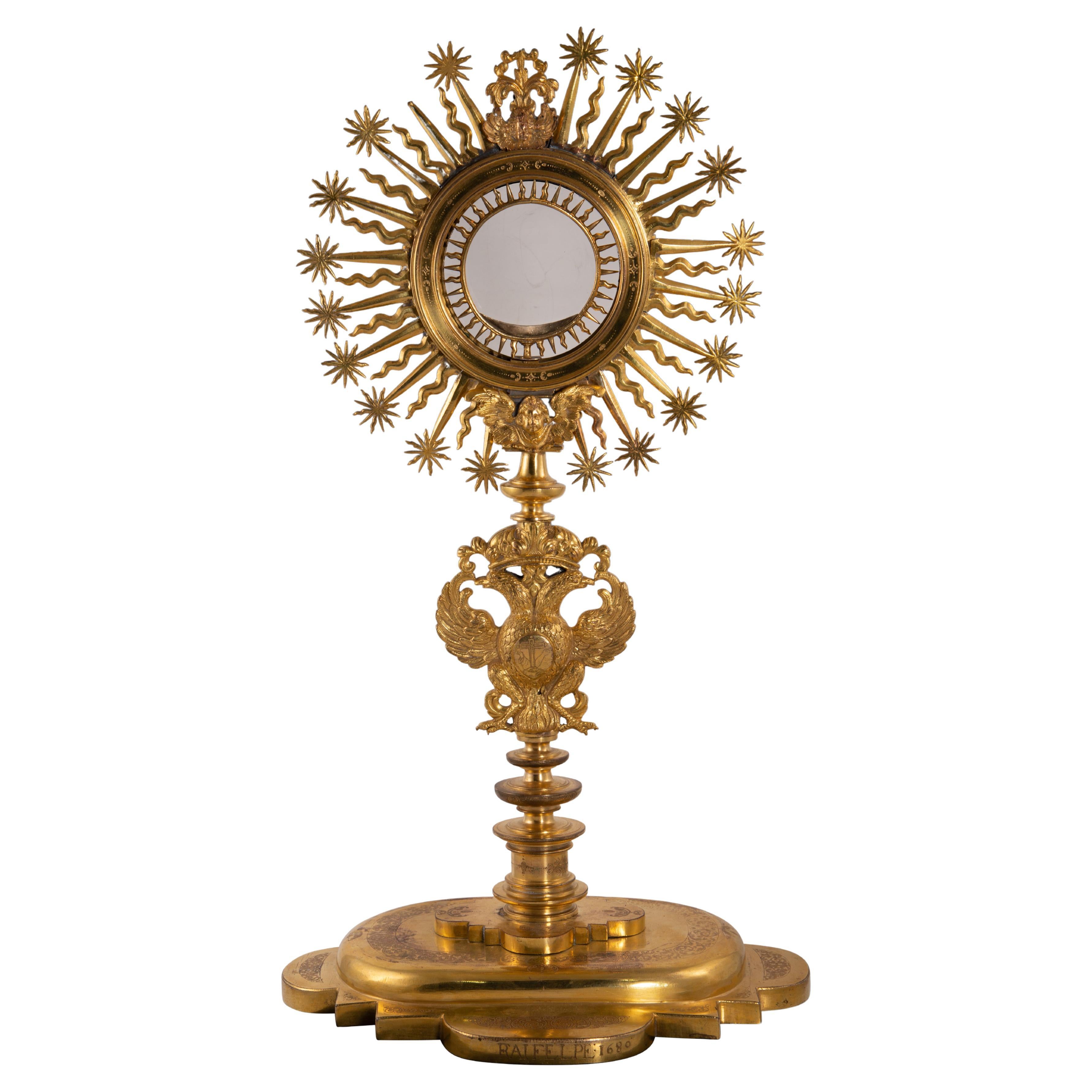Monstrance, San Martín de Cartes. Gilt bronze. Spanish school, 1680. For Sale