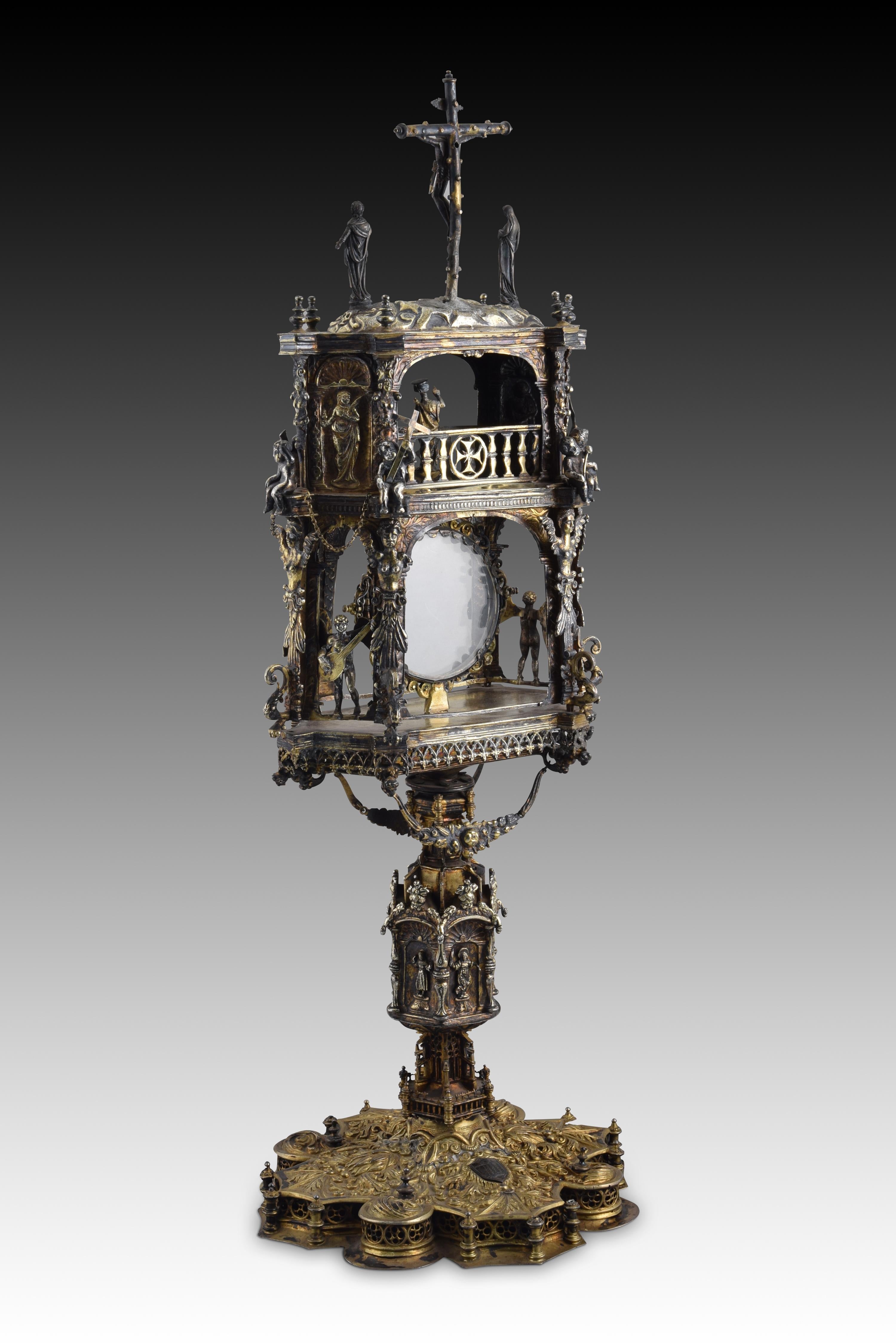 Spanish Monstrance (temple type). Silver. Spain, 16th century with restorations. For Sale