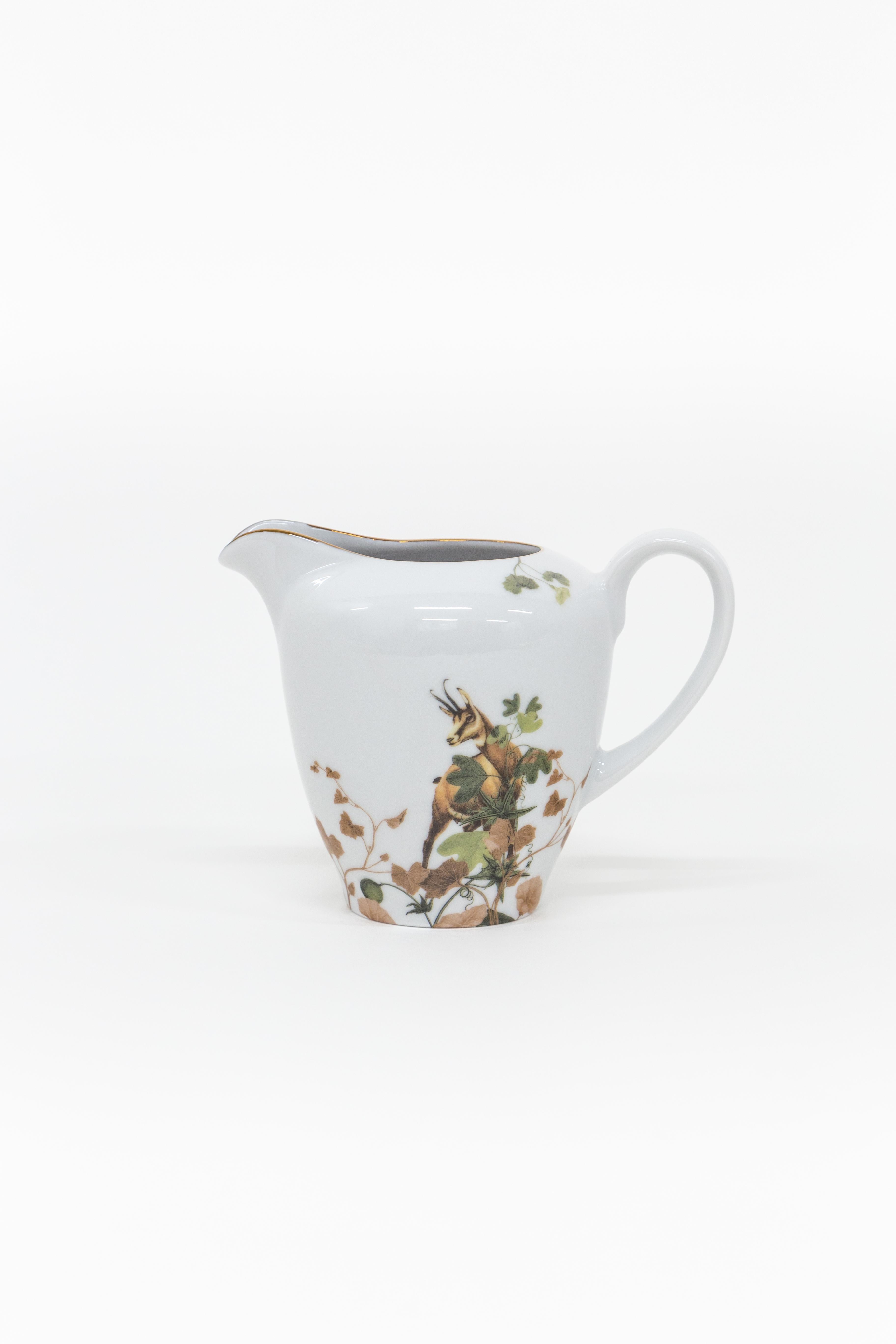 This Tea Time Set is part of the Mont Blanc Porcelain collection by Grand Tour by Vito Nesta, Inspired by the highest mountain of the Alps, the Mont Blanc, this collection is a photography of the changing seasons. Winter is here and all the animals