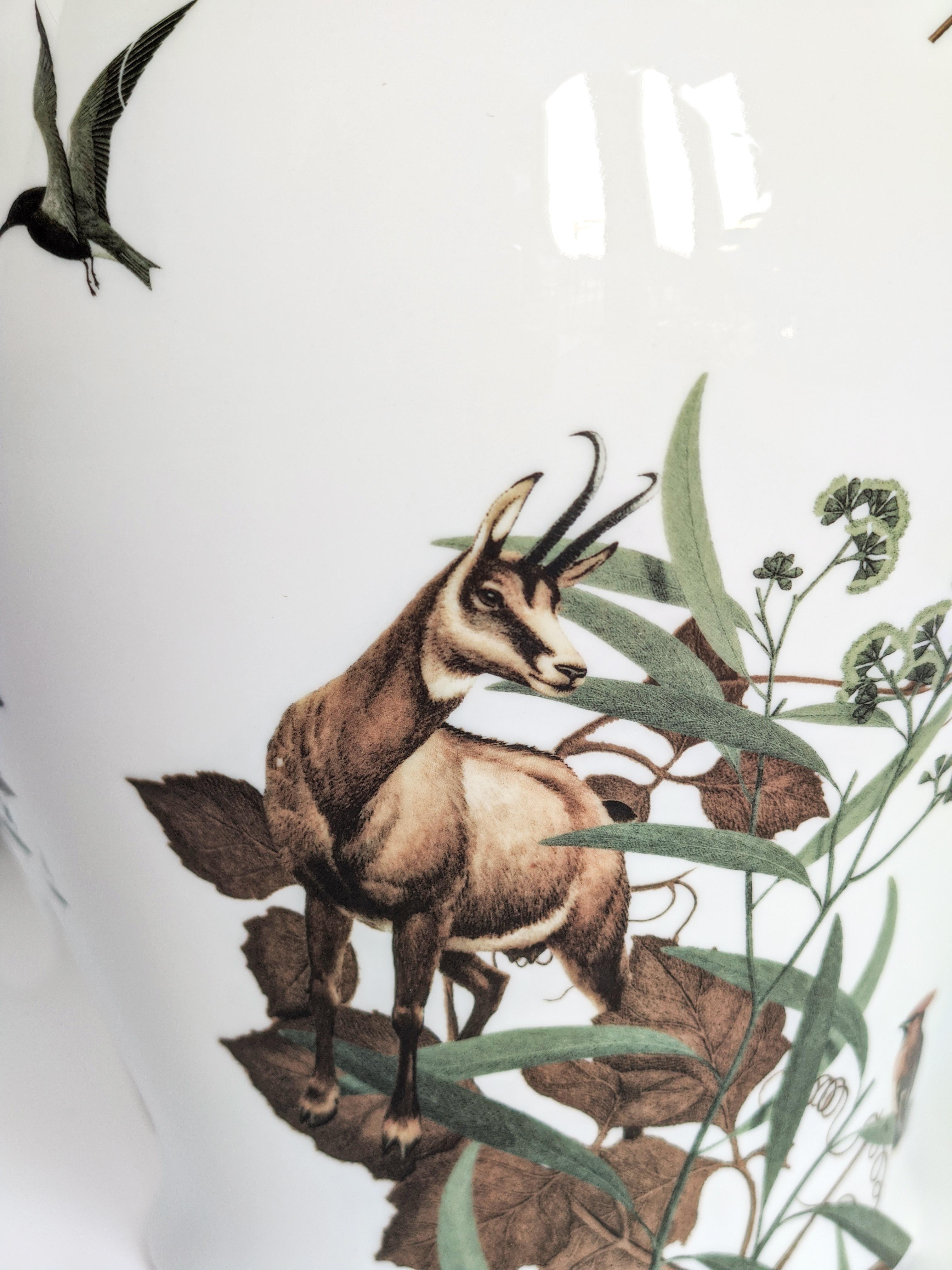 XXI secolo e contemporaneo Mont Blanc, vaso contemporaneo in porcellana con design decorativo di Vito Nesta in vendita