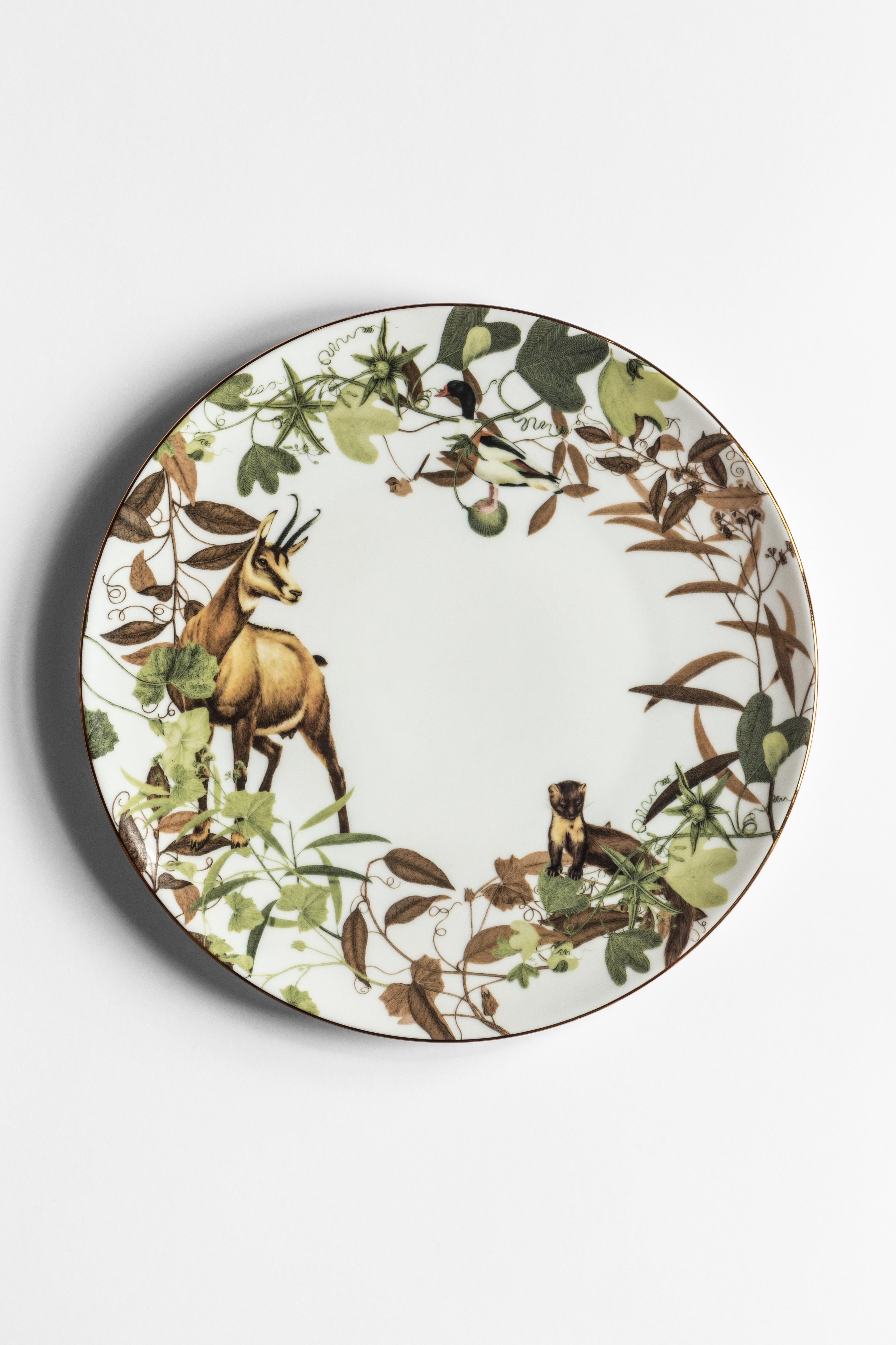 italien Six assiettes plates en porcelaine contemporaine Mont Blanc à motifs décoratifs en vente