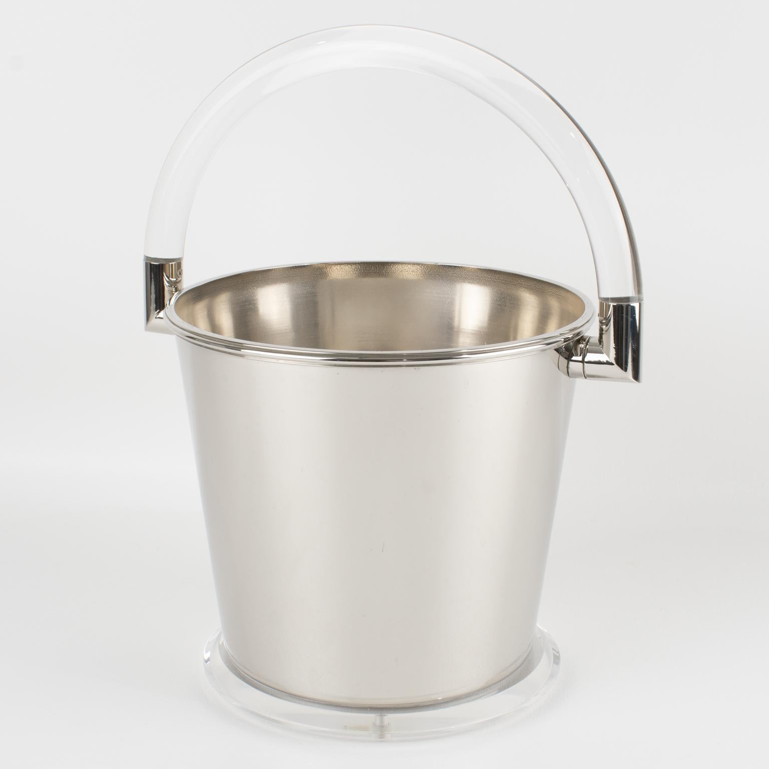 Montagnani Firenze Modernist Barware Chrome and Lucite Memphis Ice Bucket In Excellent Condition For Sale In Atlanta, GA
