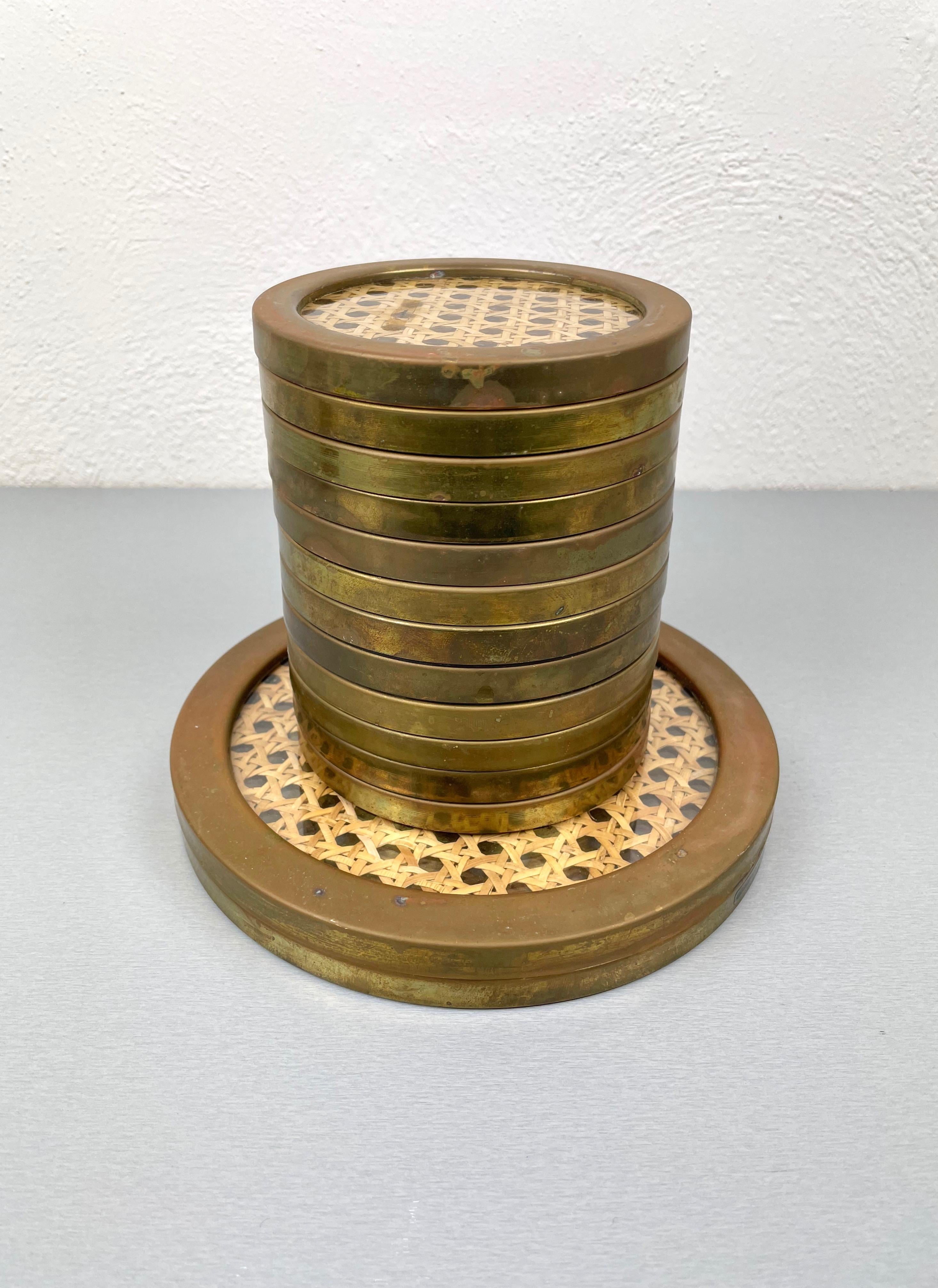 Montagnani Lucite Wicker Brass Barware Coaster, 14 Pieces, Italy, 1970s 4