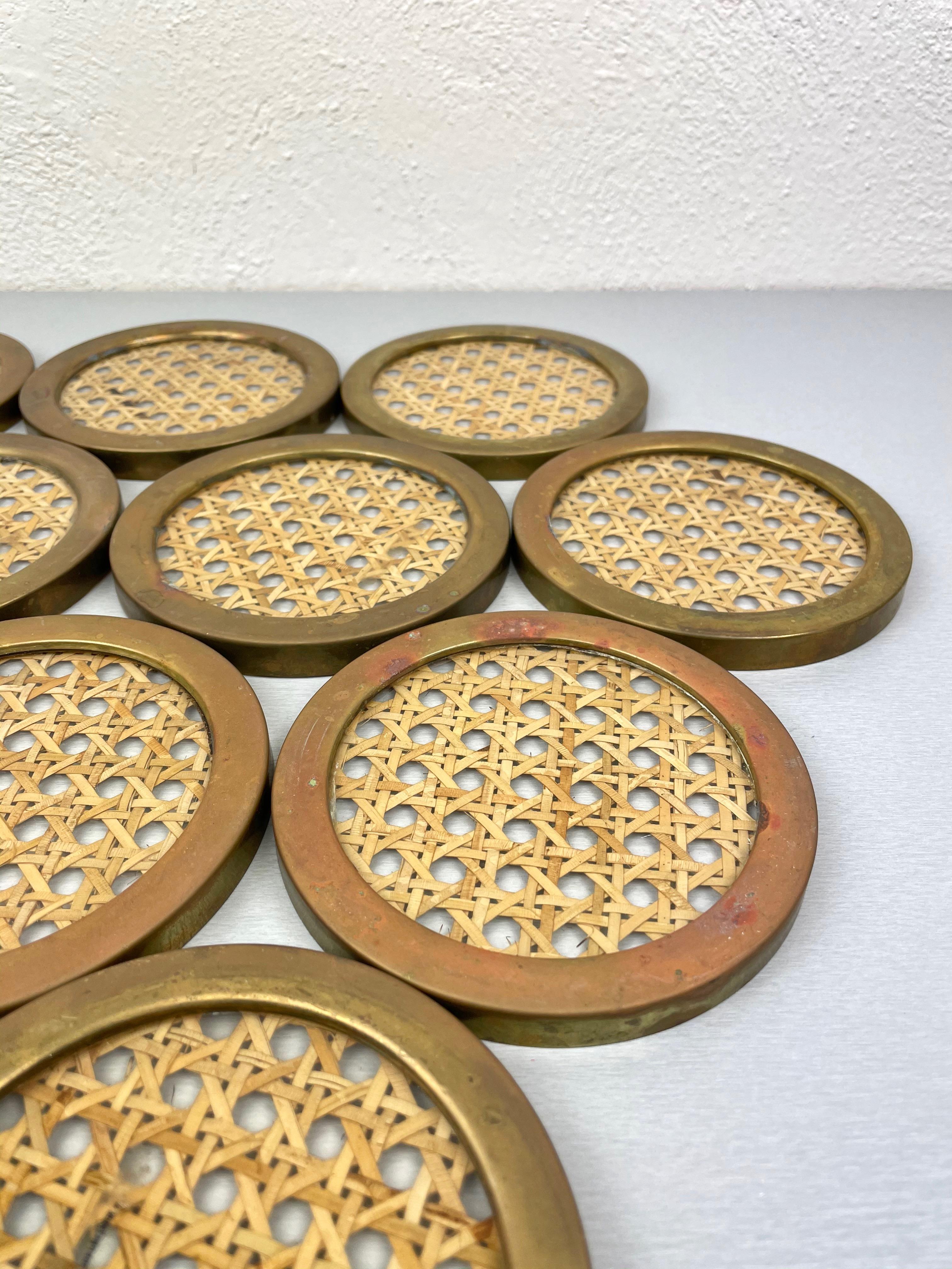 Montagnani Lucite Wicker Brass Barware Coaster, 14 Pieces, Italy, 1970s 6