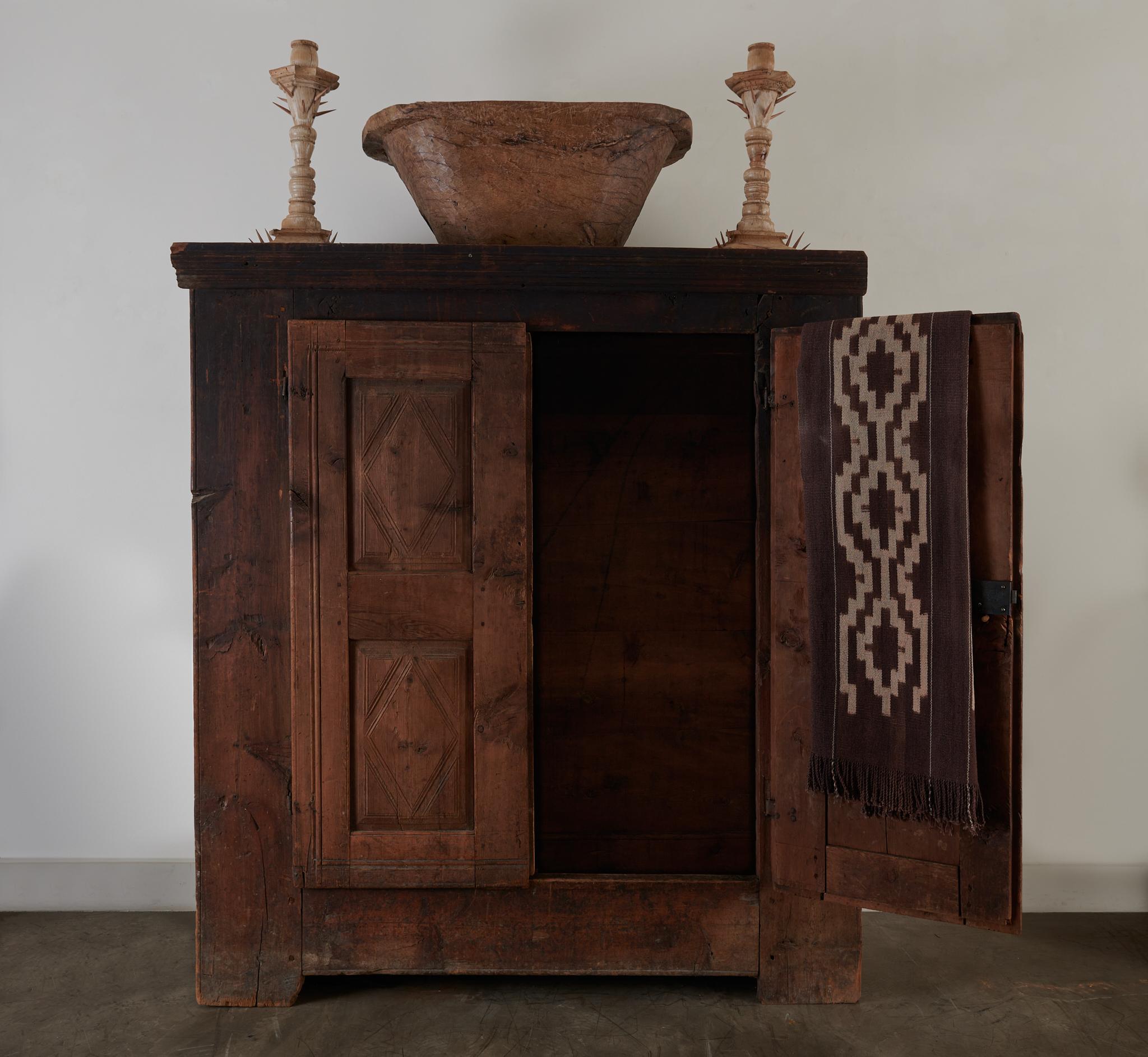 Armoire rustique Montagnard Alpes françaises en vente 1