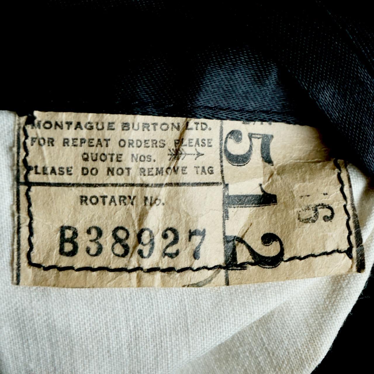 Queue de pie noire de soirée en laine et soie de Burton circa 1940s en vente 3