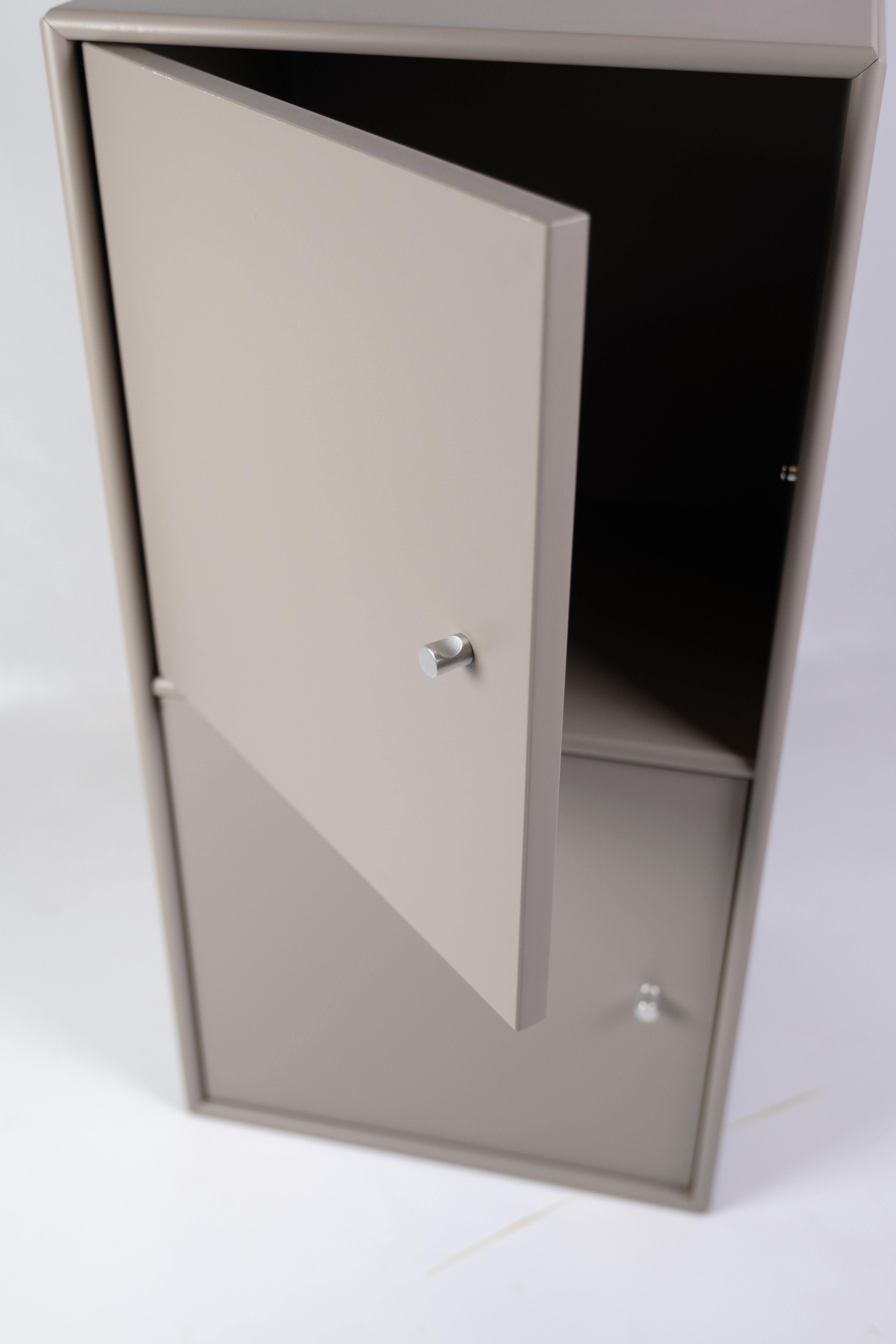 Danese Cabinet Montana Modello 1163 Realizzato in grigio da Peter J. Lassen per Montana in vendita