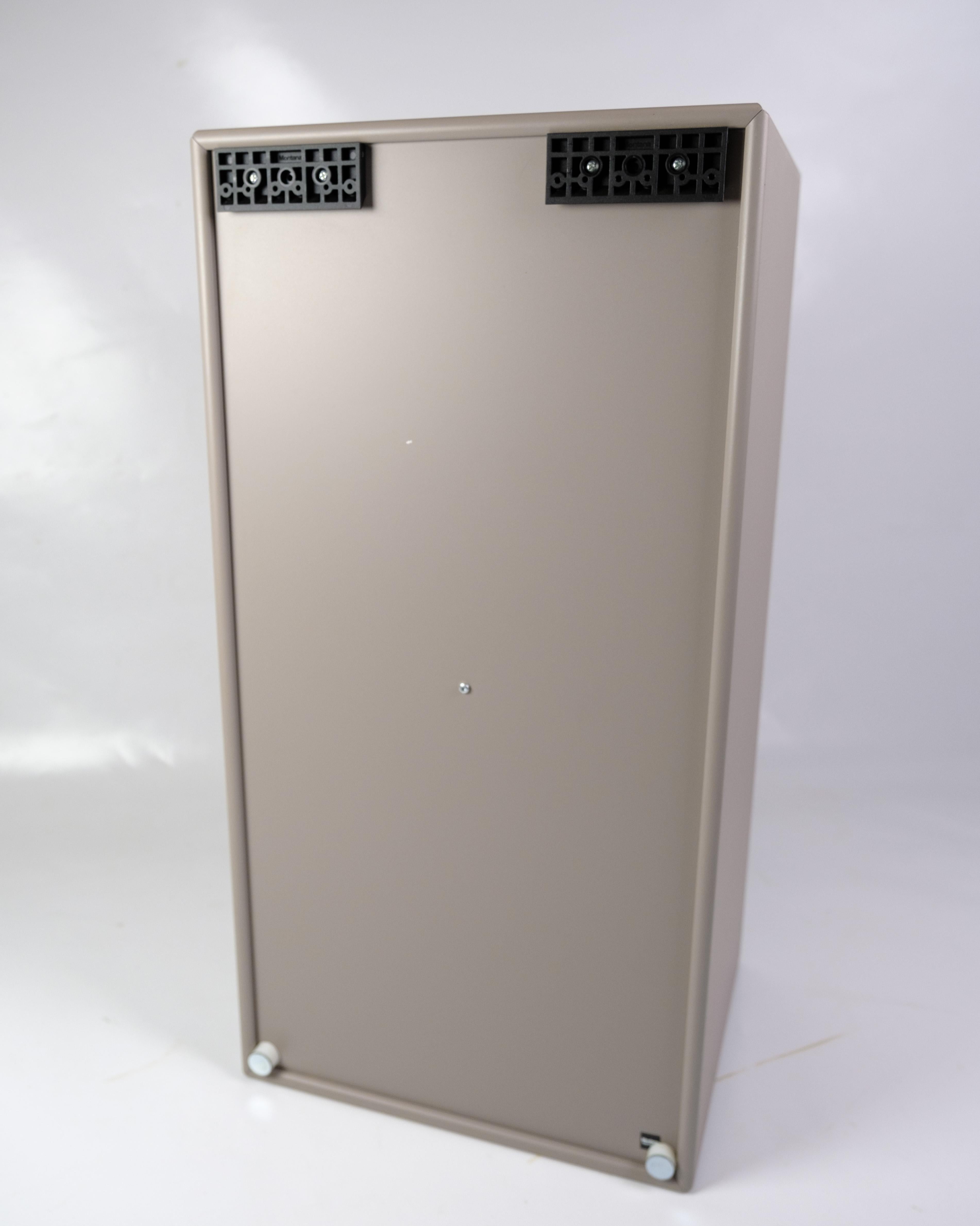 Cabinet Montana Modello 1163 Realizzato in grigio da Peter J. Lassen per Montana In condizioni buone in vendita a Lejre, DK