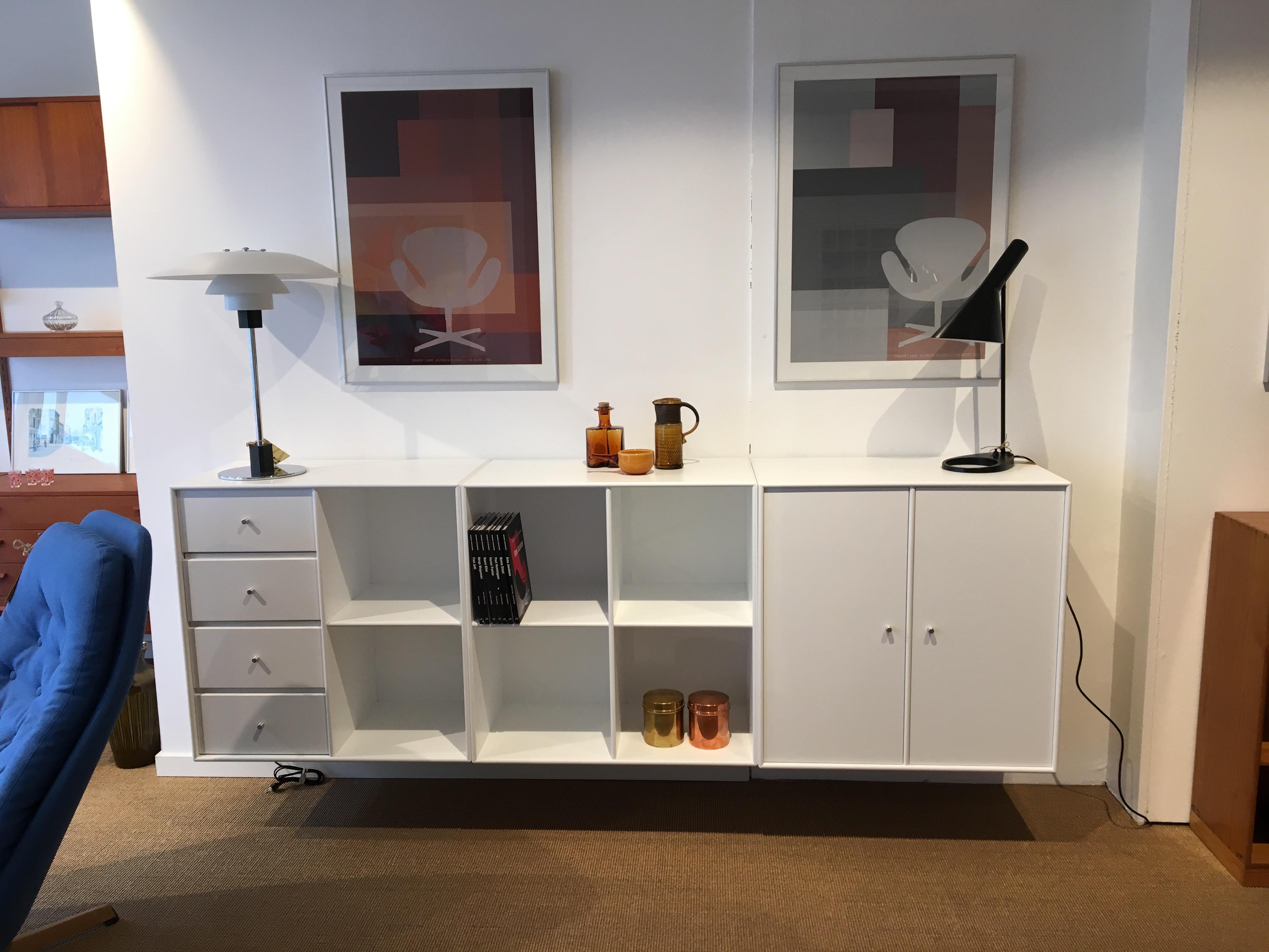 Montana Furnitures Book Shelf. New White. Design by Peter Lassen In Excellent Condition In Odense, Denmark