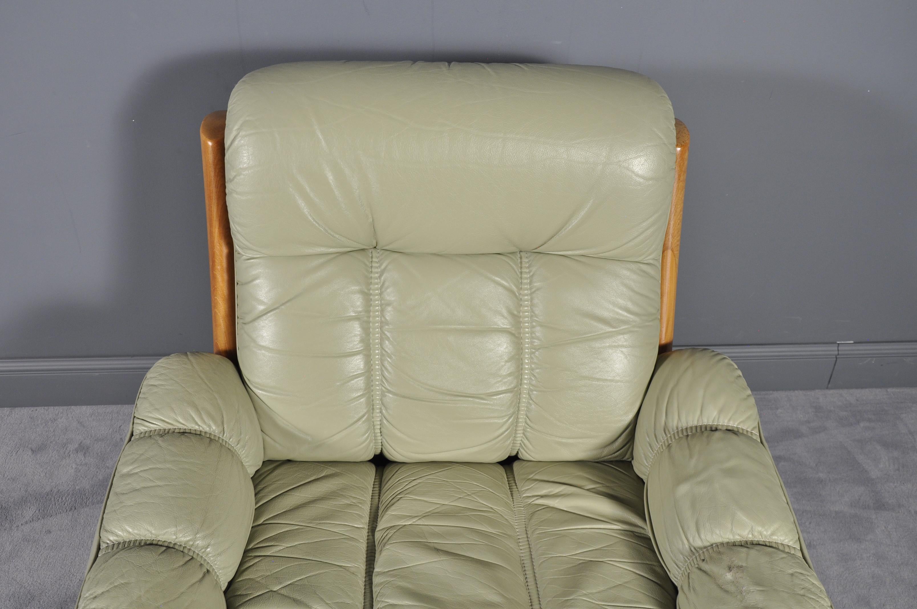 Montana Leather Lounge Chair and Ottoman by J.E. Ekornes, Norway, circa 1970s For Sale 2