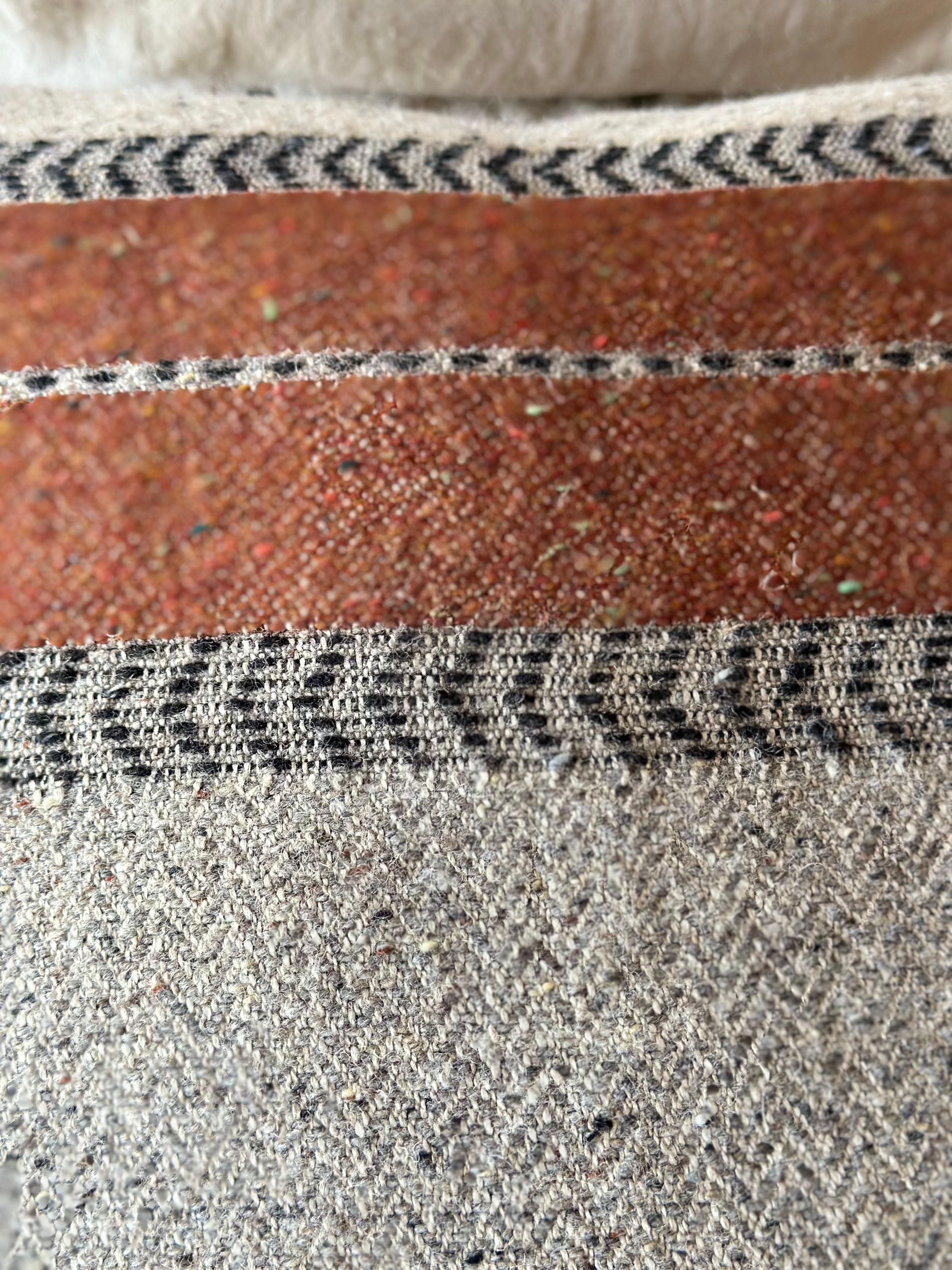 Montana Kissen aus Leinen und Wolle mit Downs-Federeinsatz im Angebot 2