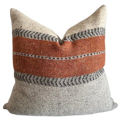 Coussin Montana en lin et laine avec insert de plumes de duvet