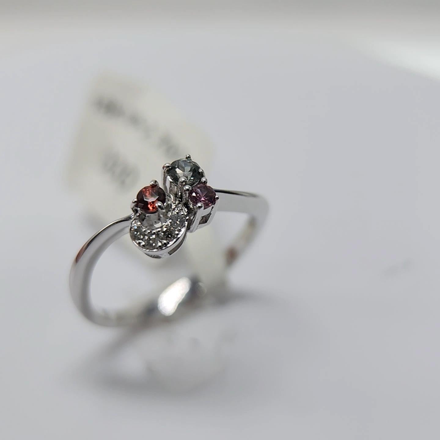 Montana Sapphire and Diamond Ring 18 Karat White Gold For Sale 6