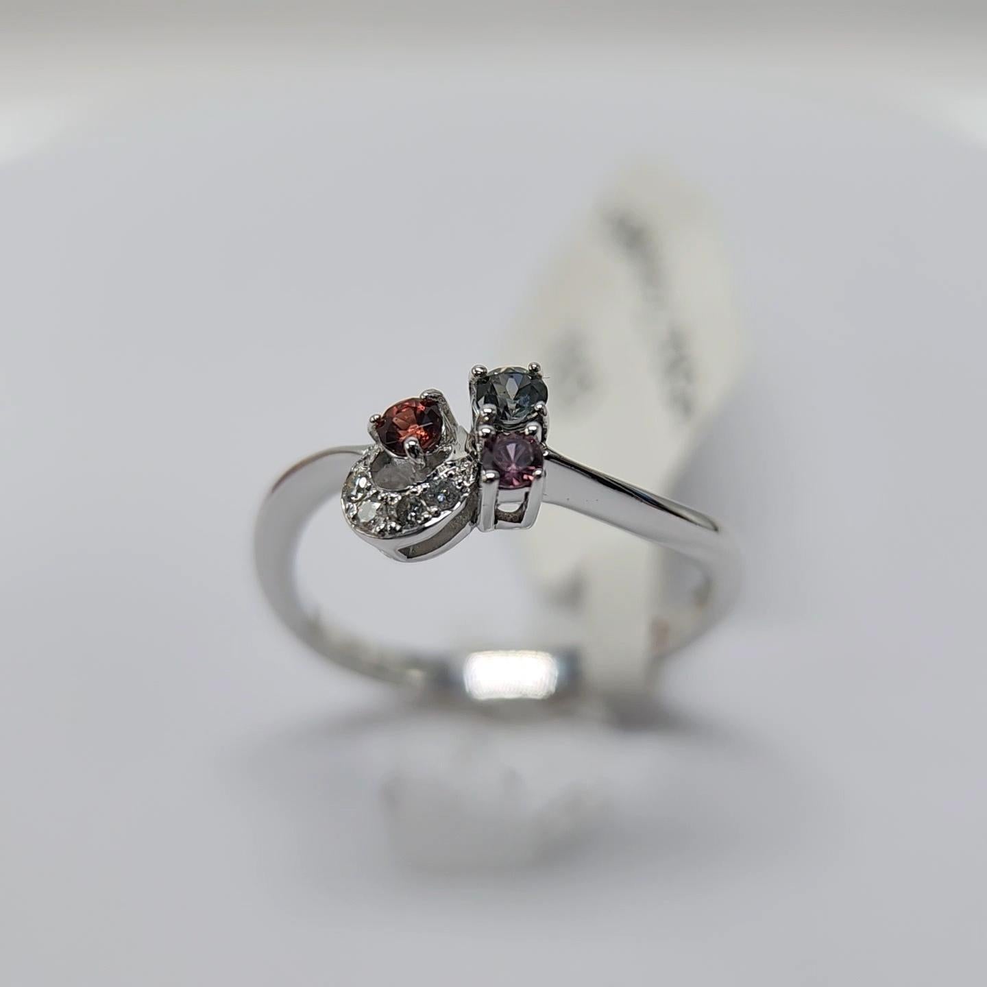 Montana Sapphire and Diamond Ring 18 Karat White Gold For Sale 8