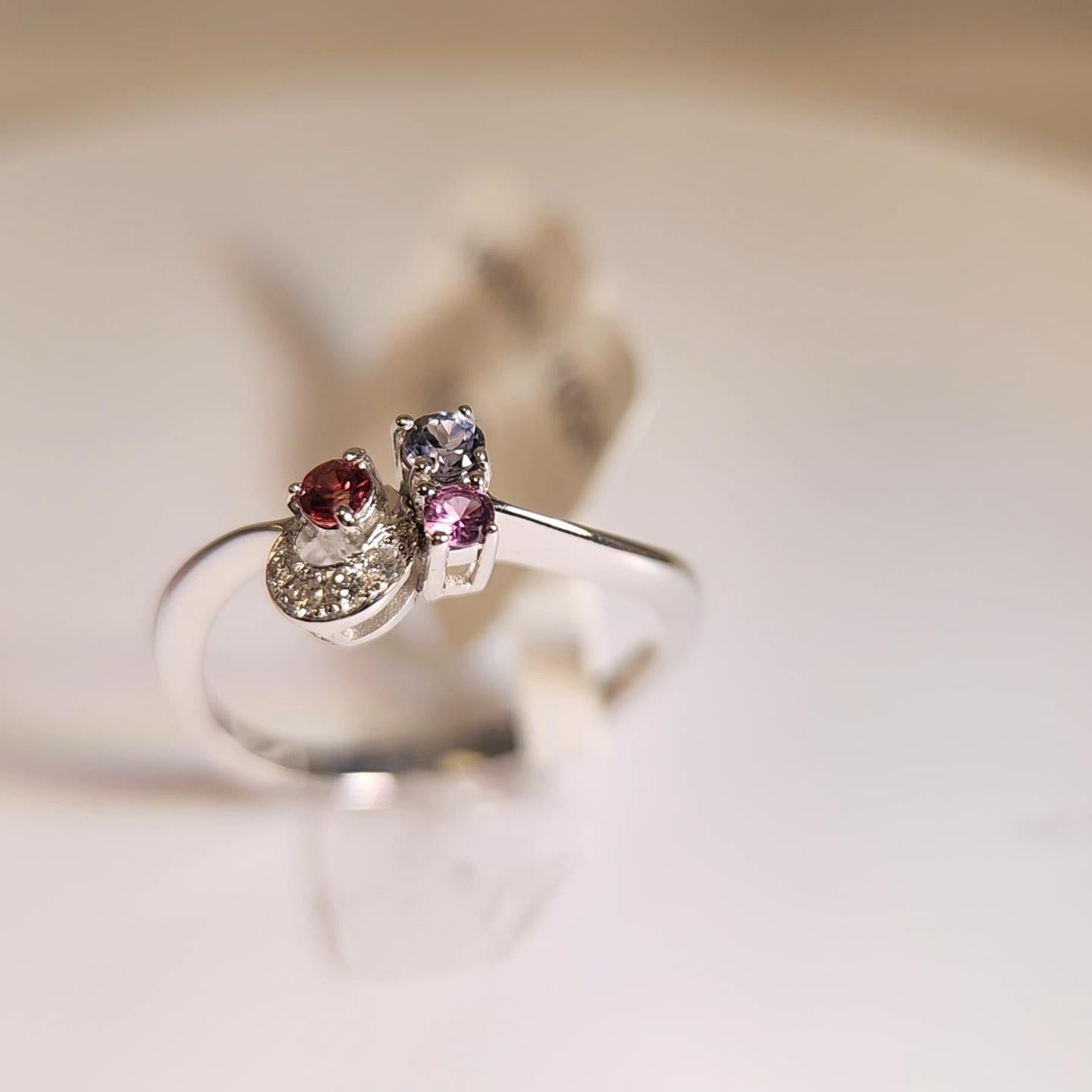 Montana Sapphire and Diamond Ring 18 Karat White Gold For Sale 11