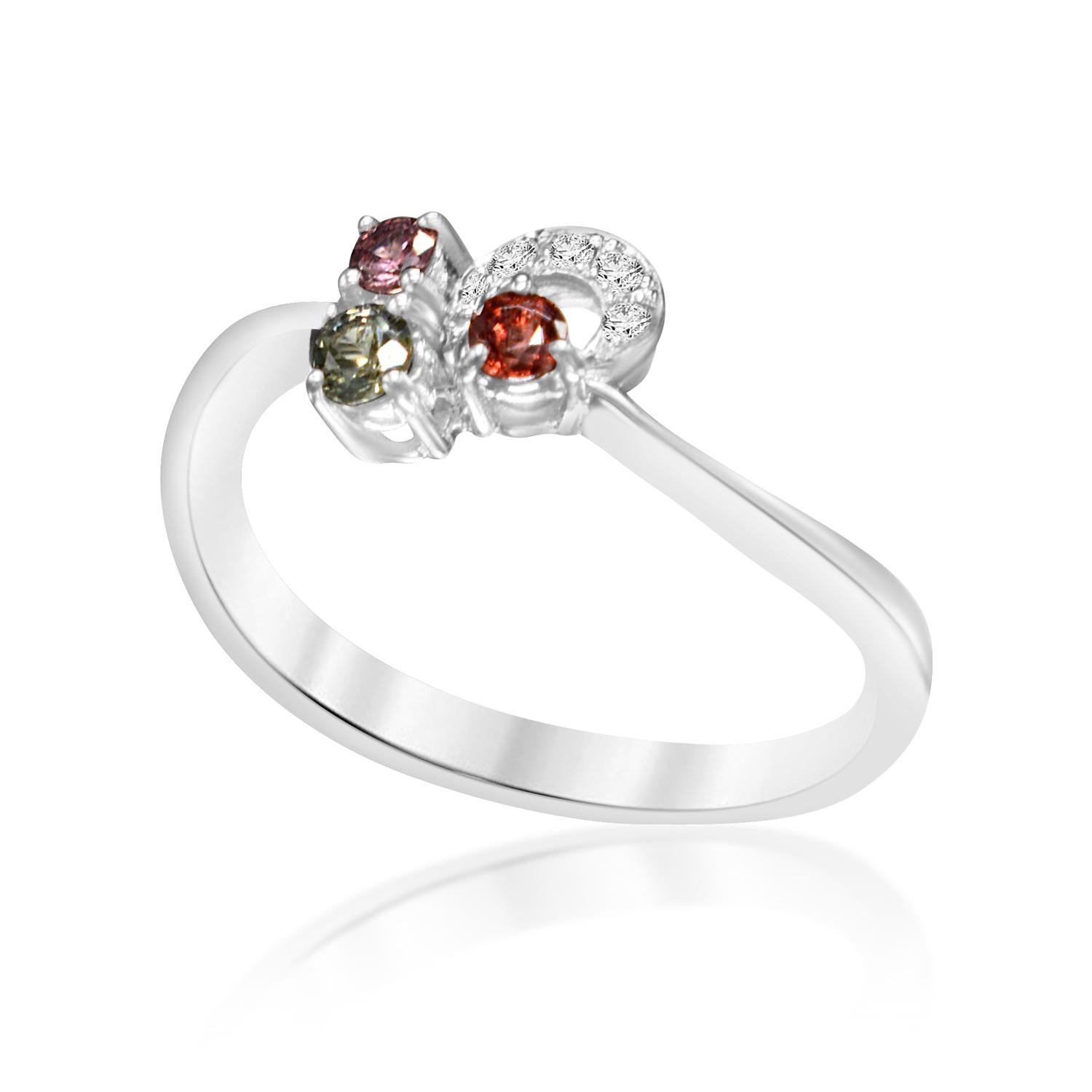 Montana Sapphire and Diamond Ring 18 Karat White Gold In New Condition For Sale In Brooklyn, NY