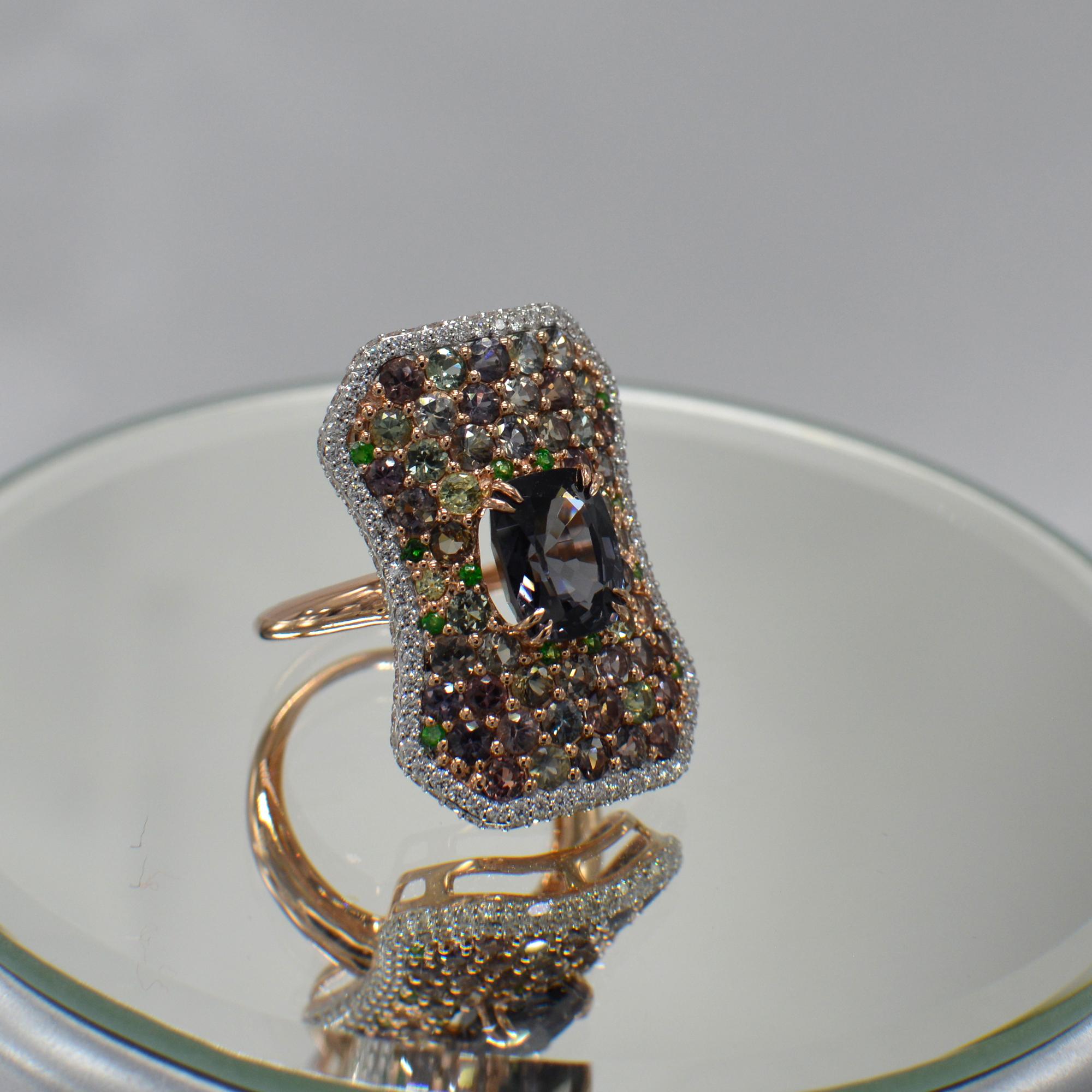 Montana Sapphire and Spinel Ring 14 Karat Rose Gold Cushion Shape Spinel In New Condition For Sale In Brooklyn, NY