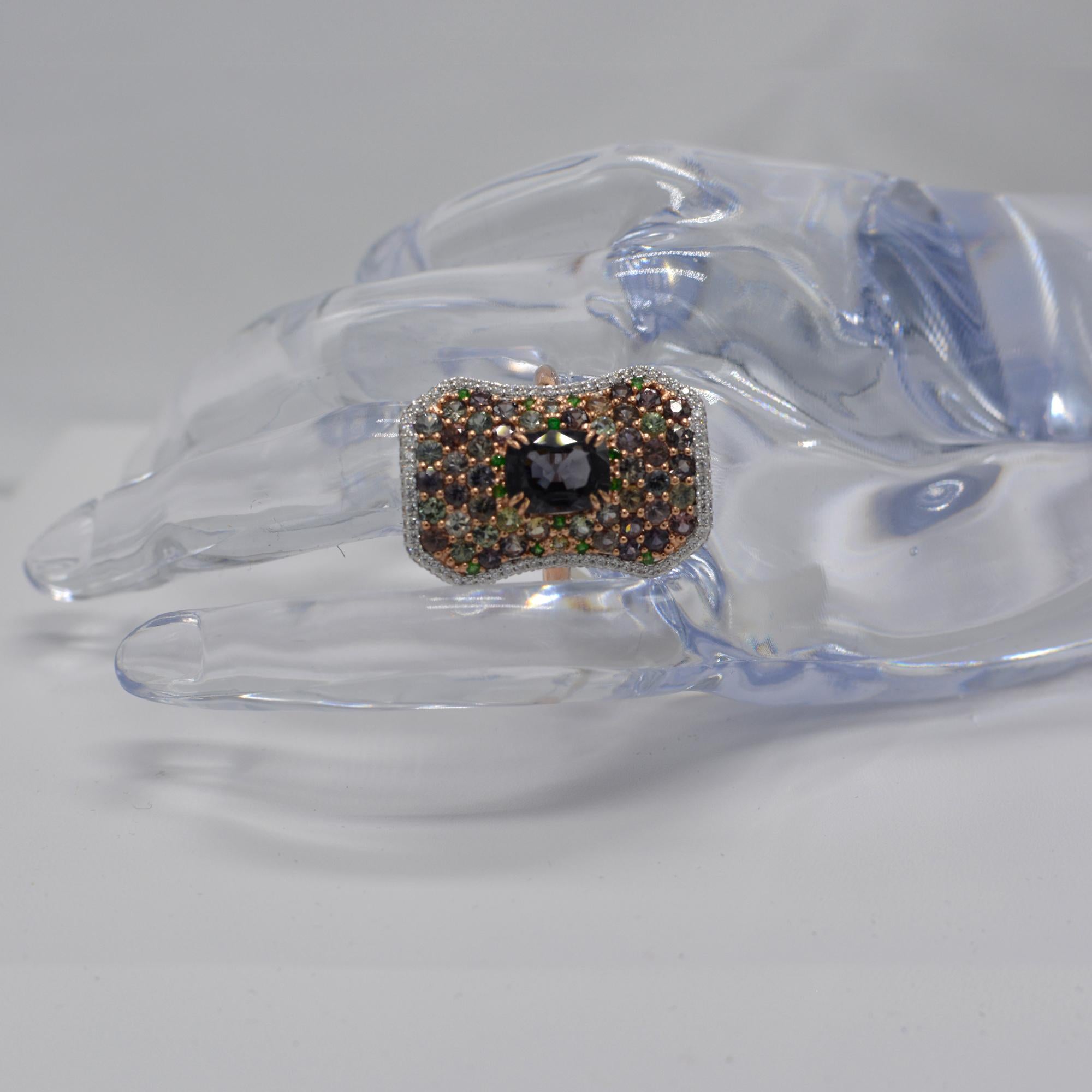 Montana Sapphire and Spinel Ring 14 Karat Rose Gold Cushion Shape Spinel For Sale 1
