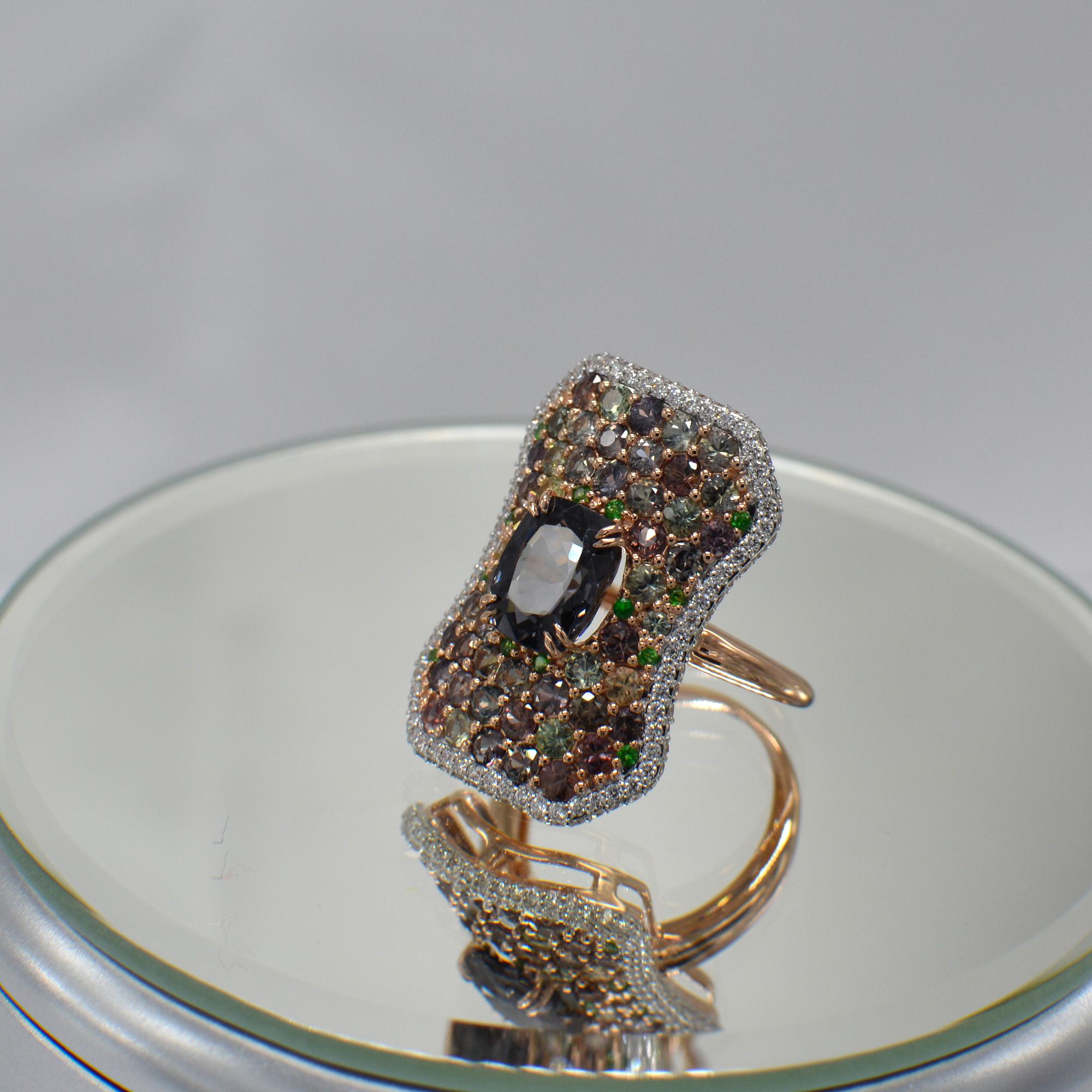 Montana Sapphire and Spinel Ring 14 Karat Rose Gold Cushion Shape Spinel For Sale 3