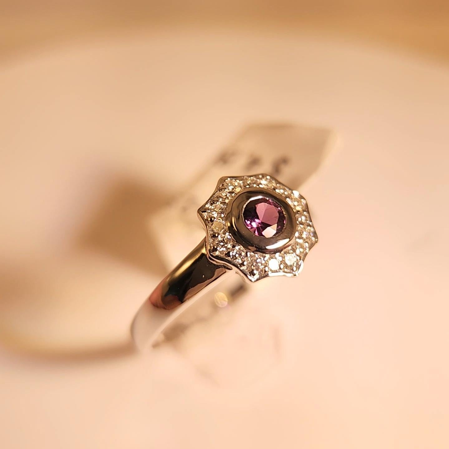 Anello con fiore di zaffiro del Montana e diamanti in oro bianco 18 carati in vendita 8