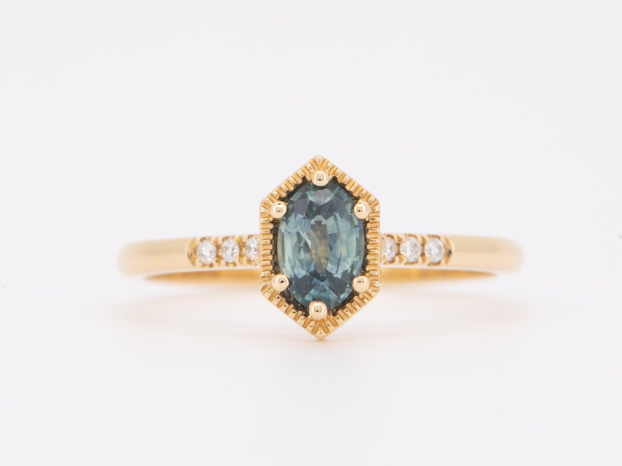 ♥ Montana Sapphire in Hexagon Setting Engagement Ring 14K Yellow Gold R6758
♥ L'article mesure 8,7 mm de long (direction nord-sud), 5,8 mm de large (direction est-ouest) et se situe à 5,1 mm du doigt.

♥ US Size 7 (Redimensionnement libre à la