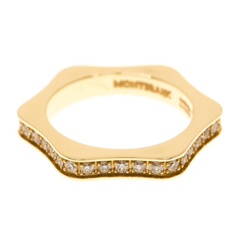 This beautiful ring from Montblanc has been created by the brand's skilled craftsmen with such precision that every line and curve is smoothened to perfection. The ring is sculpted using 18k yellow gold into the shape of the brand's star emblem.