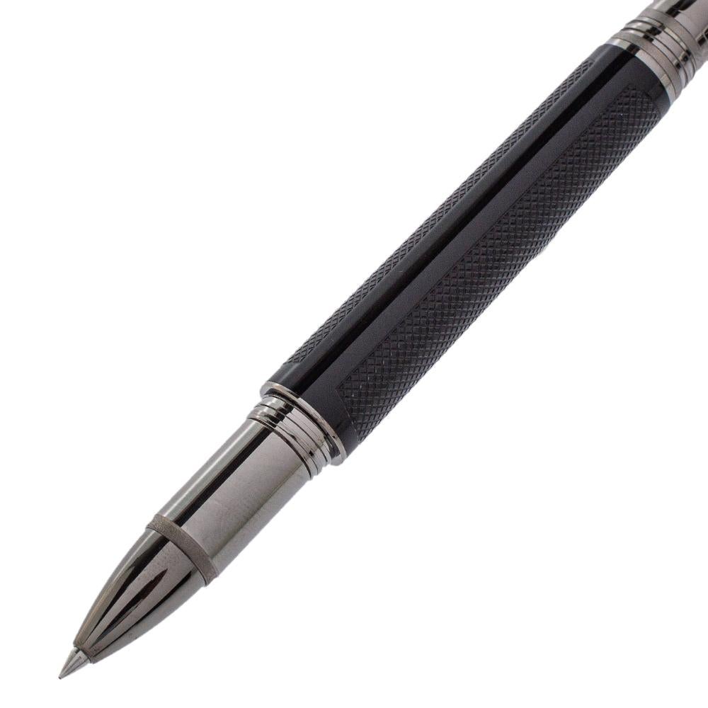 Montblanc brings you this textured rollerball pen that has been made from resin and fitted with Ruthenium-coated metal. It has a matching cap with a pocket clip and the star logo on the top. Filled with blue ink, the pen is a creation that defines