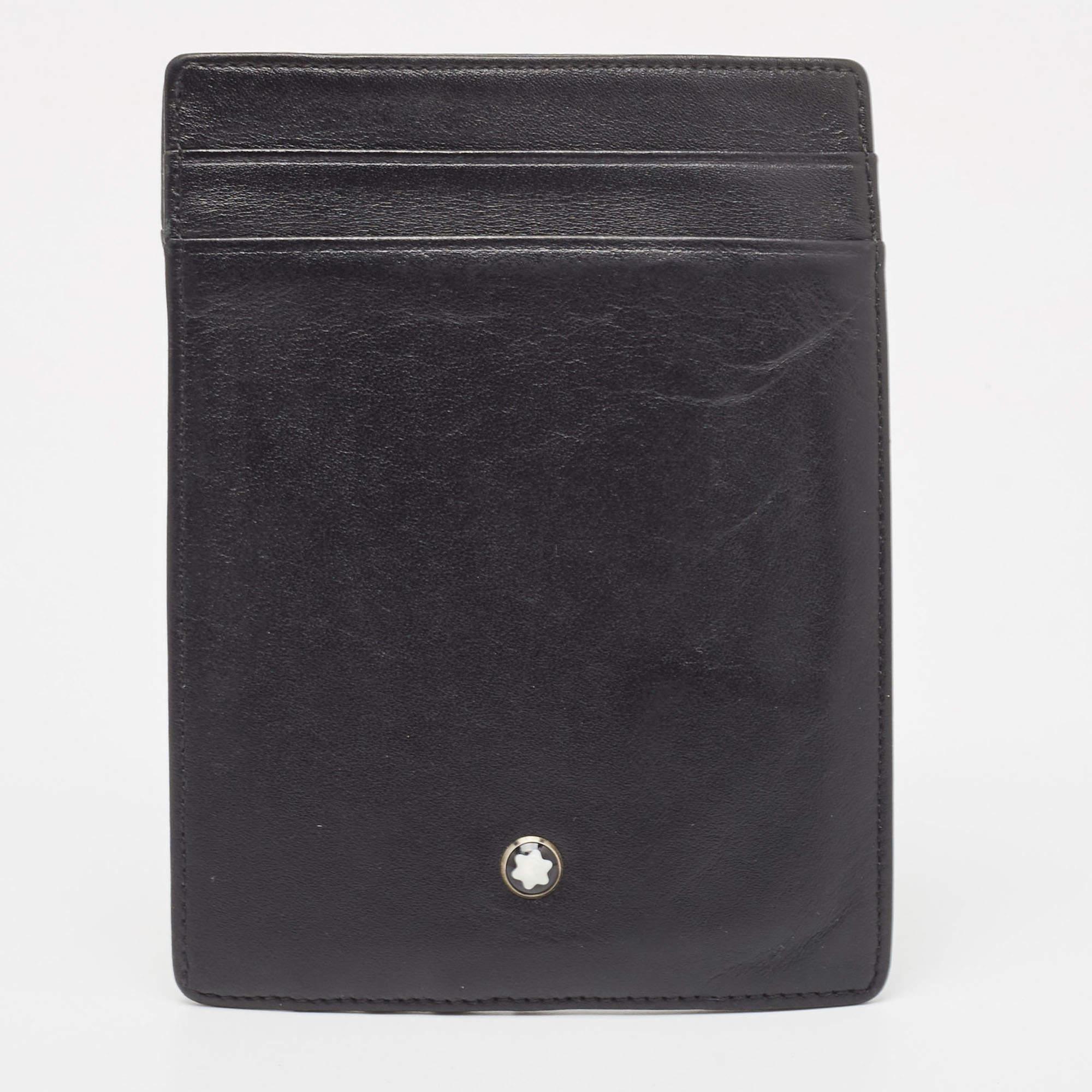 Designed by Montblanc this card case made from leather is the perfect accessory to keep your cards in proper order as it features multiple slots. Brand details grant a luxe finish.