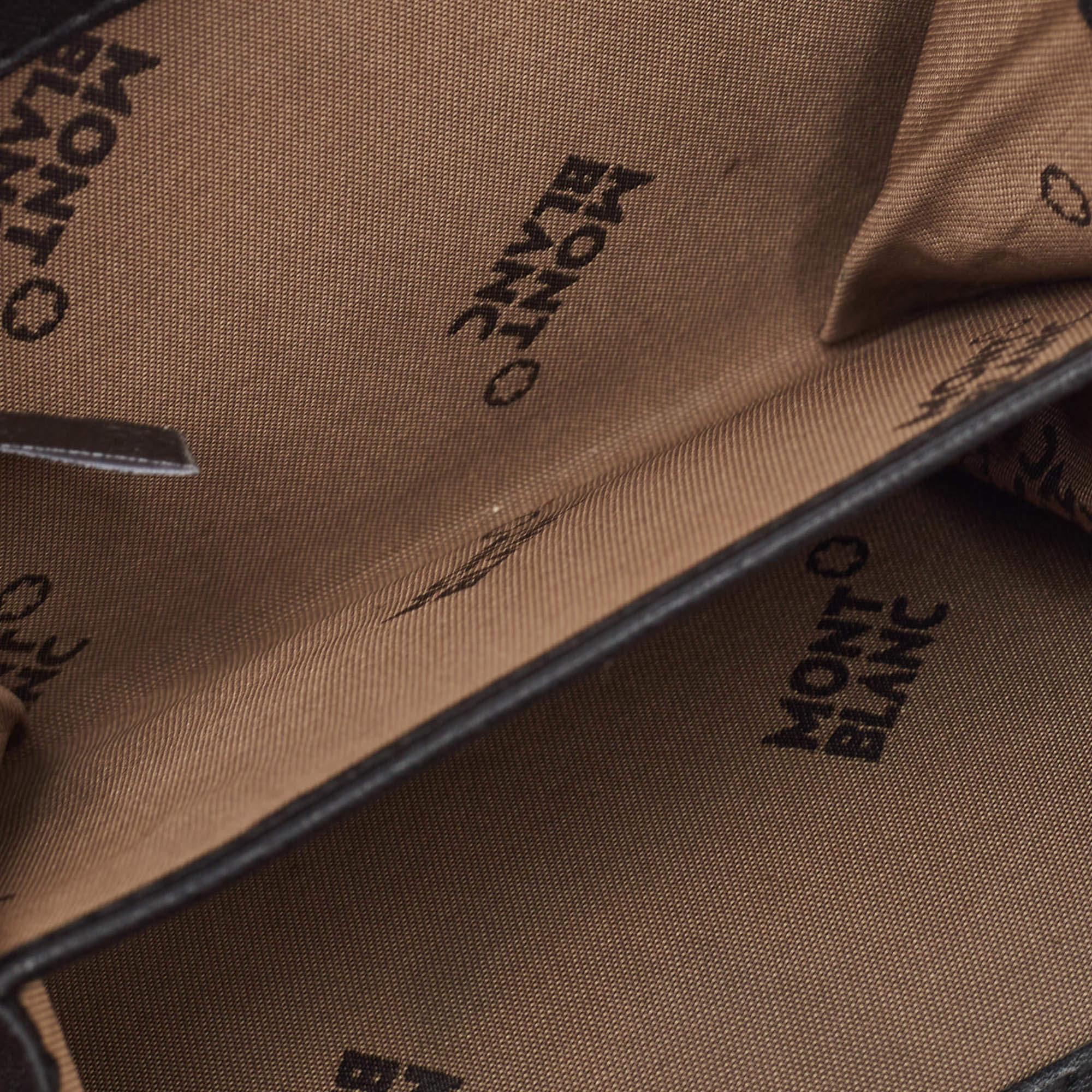 This Montblanc zip purse is carefully crafted to offer you a luxurious accessory you will cherish. It is marked by high quality and enduring appeal. Invest in it today