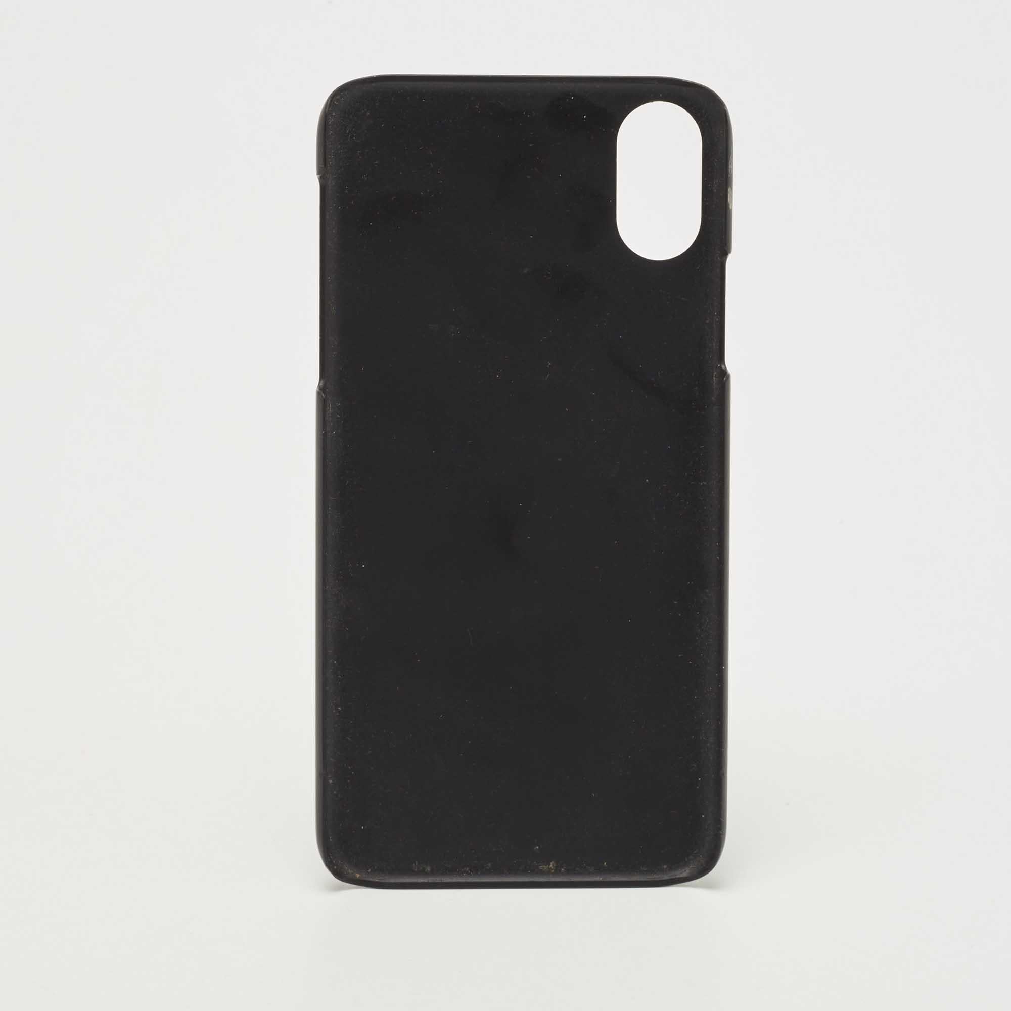A fine blend of style and sophistication  this iPhone X case is from the house of Montblanc. It is rendered in black leather and is complete with the signature star emblem on the front.