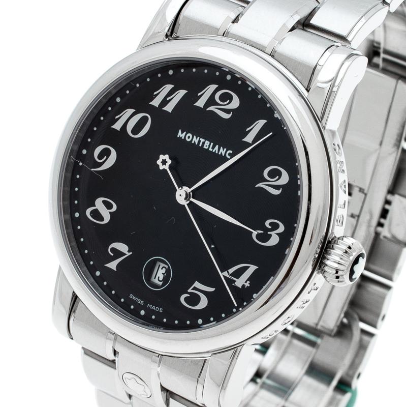 Cette montre Montblanc Star est simple et élégante. Son boîtier en acier inoxydable est doté d'une lunette lisse avec des gravures 
