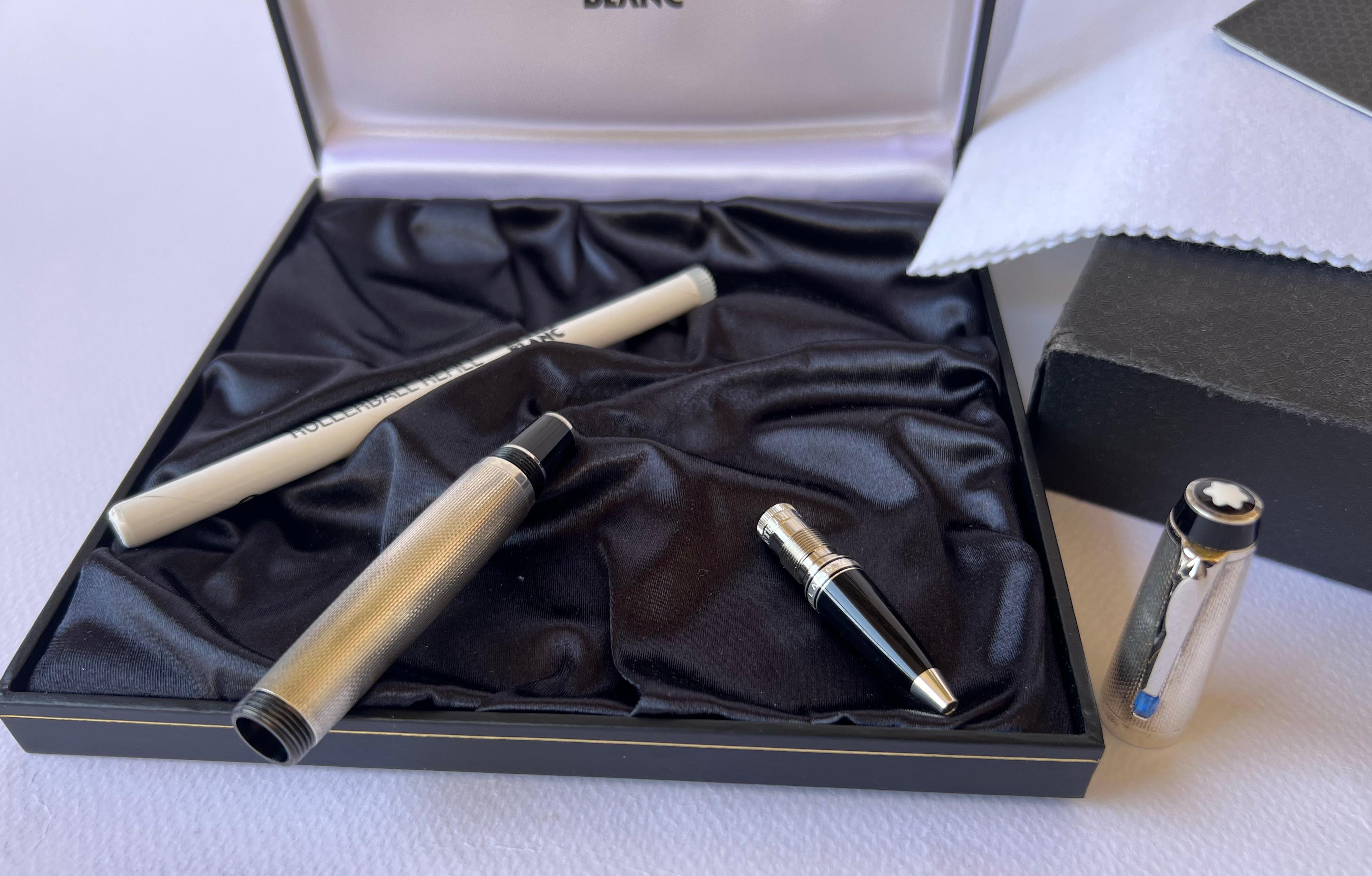  For your consideration Montblanc Boheme Ag925 Sterling Silver Roller Ball Pen Full Set

Package Contain Montblanc Boheme Sterling Silver Sapphire Pen

Genuine Box

Outer Packaging

Cloth


Details:

Condition : Never Used In Excellent Like New