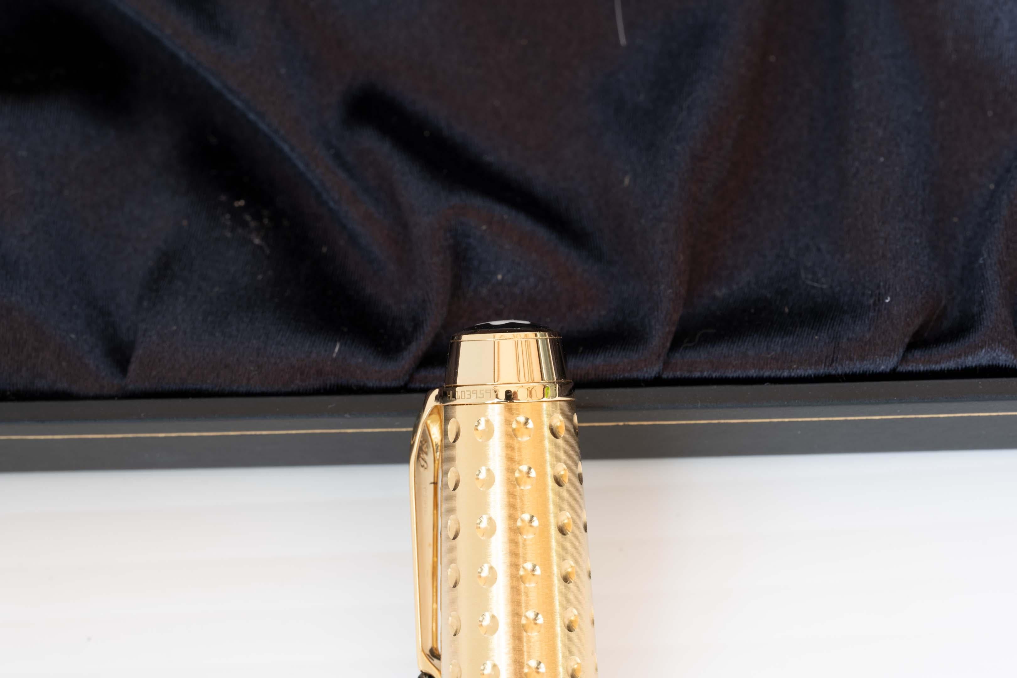 Montblanc Boheme Doue Gold Plated Rollerball Pen HL1039597 In Good Condition For Sale In Montreal, QC