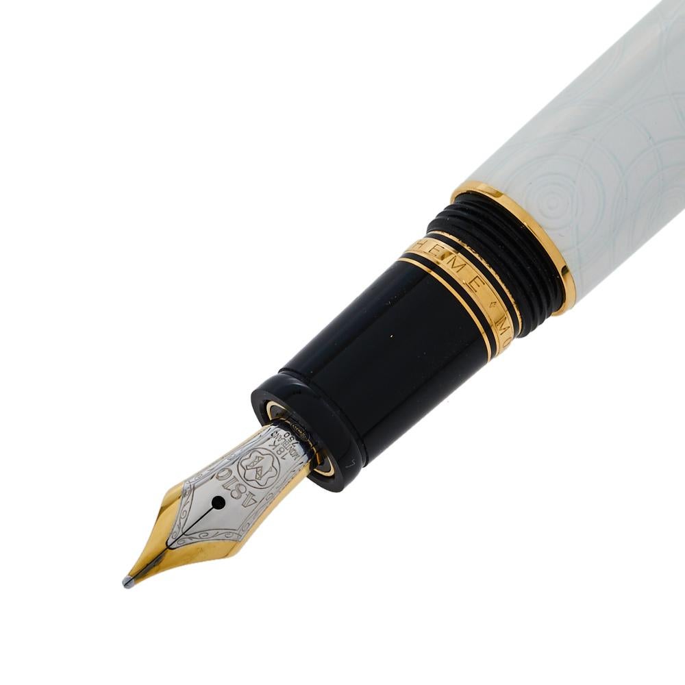 Montblanc Boheme Pearly Lacquer Textured Gold Finish Fountain Pen In Good Condition In Dubai, Al Qouz 2