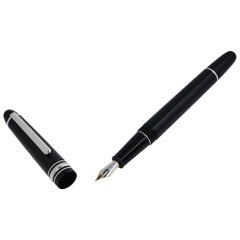 Montblanc Classique Black Resin Silver Tone Fountain Pen