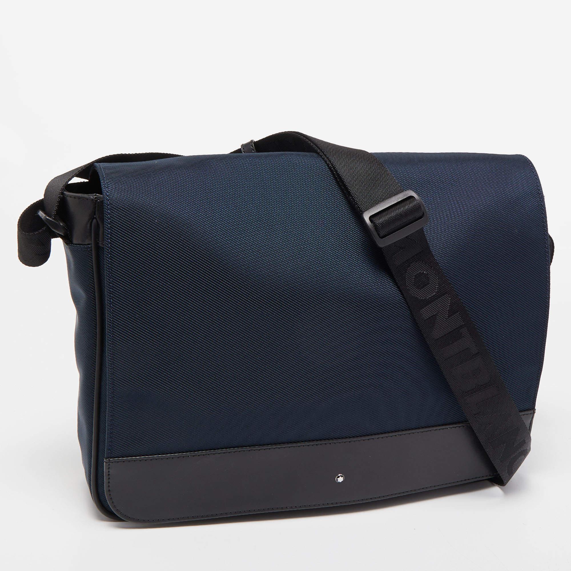 Montblanc Dark Blue/Black Nylon and Leather Nightflight Messenger Bag In Good Condition In Dubai, Al Qouz 2