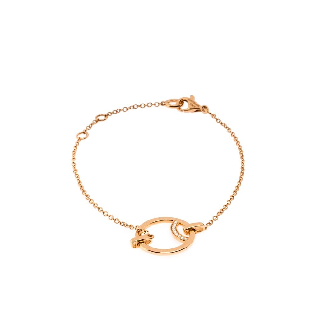 This bracelet by Montblanc exudes elegance in a brilliant way. Made from 18K rose gold metal, it comes with a lobster clasp closure. The main highlight of this masterpiece is the ring detail with diamond embellishments resembling an eclipse when the