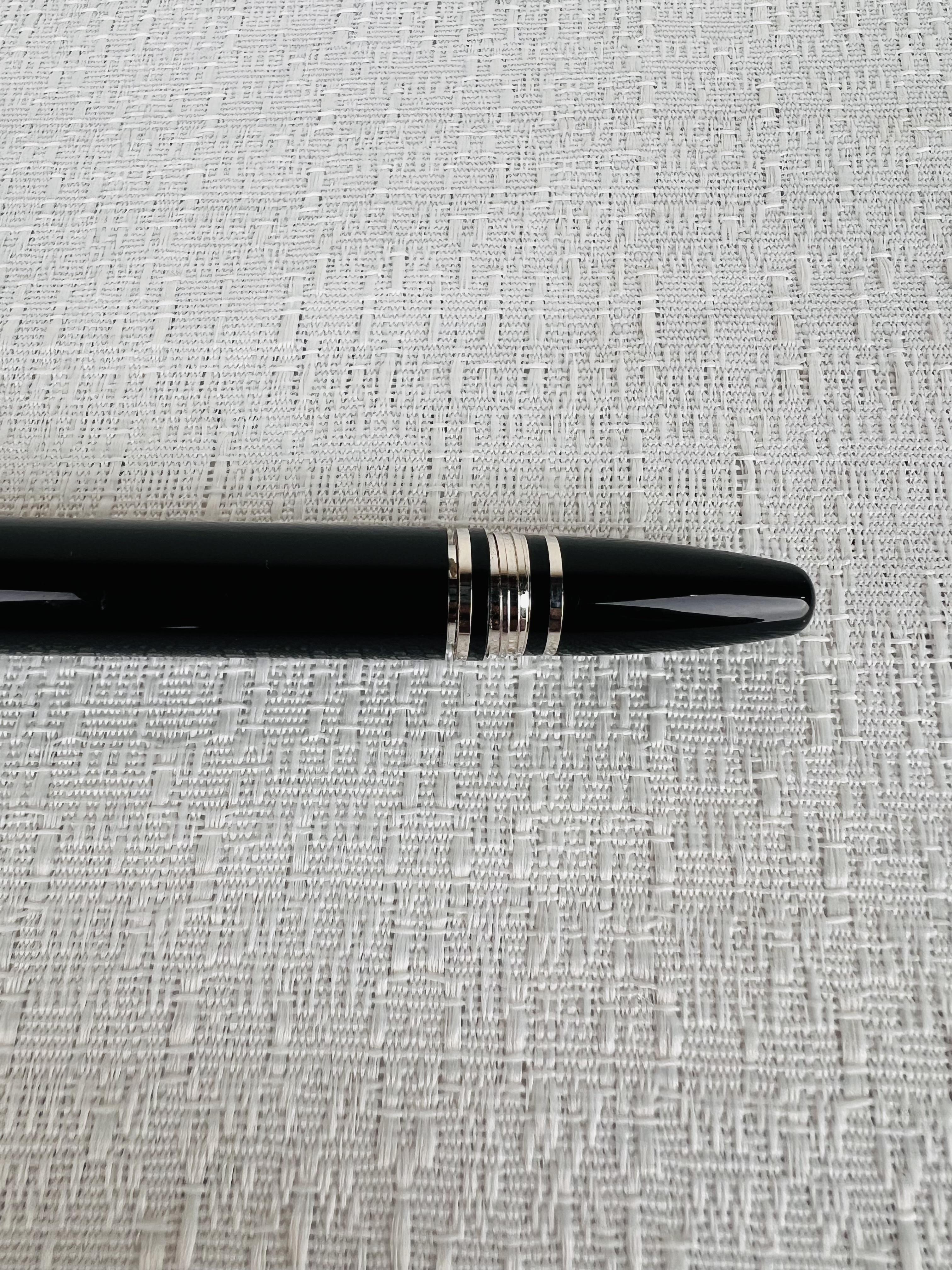 Édition spéciale Montblanc Fountain Pen Star Walker Soulmakers for 100 ans en vente 2