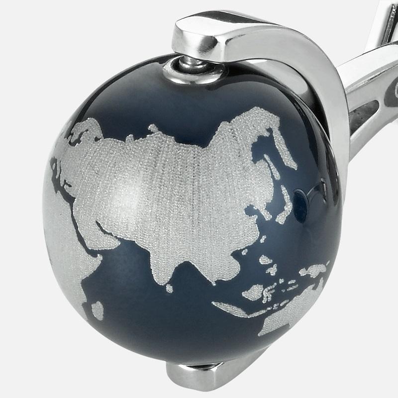 Heritage Spirit cuff links are a reflection of their time. The rotating globes create a jewel representing one's desire to explore the world.
112998
