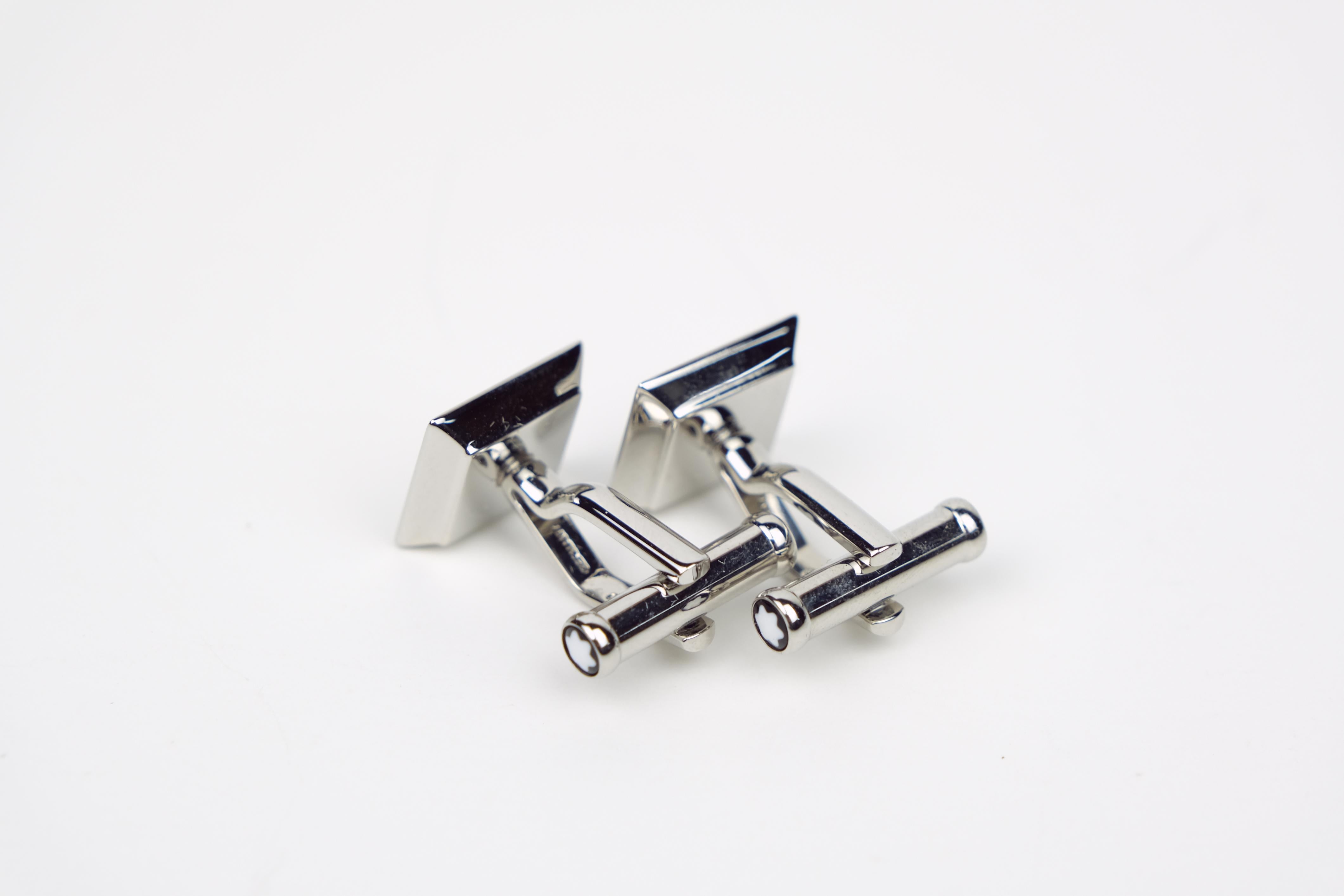 Montblanc Iconic Square Shaped Mystery Motif Stainless Steel Cuff Links 111316

Comes with origianl box
Brand Name: Montblanc
Series: Iconic Cuff Links
Materials: Made of stainless steel
Shape: Square
Dimension: 14MM