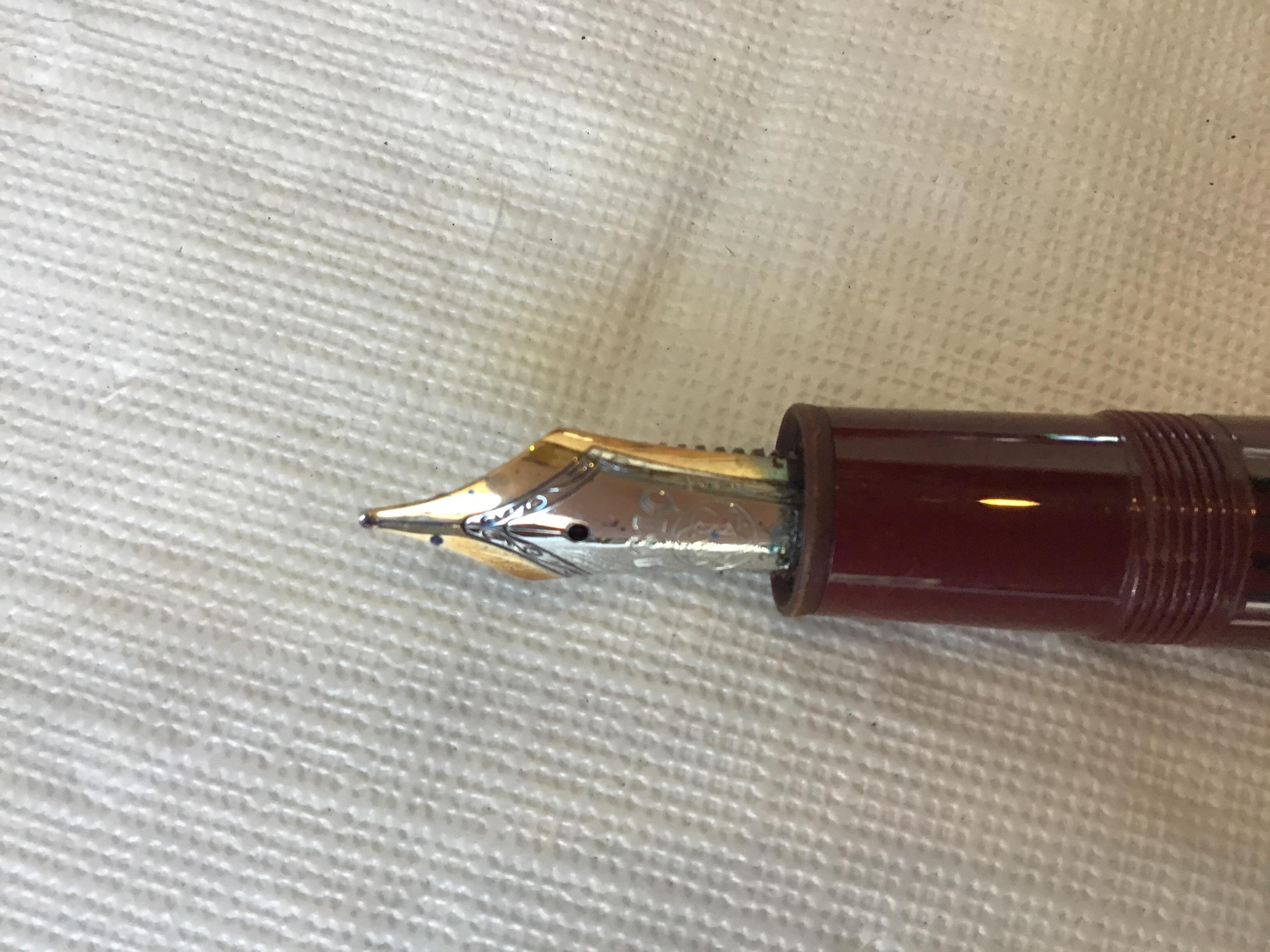 Montblanc Meisterstuck 146 Red Gold Trim Fountain Pen 2