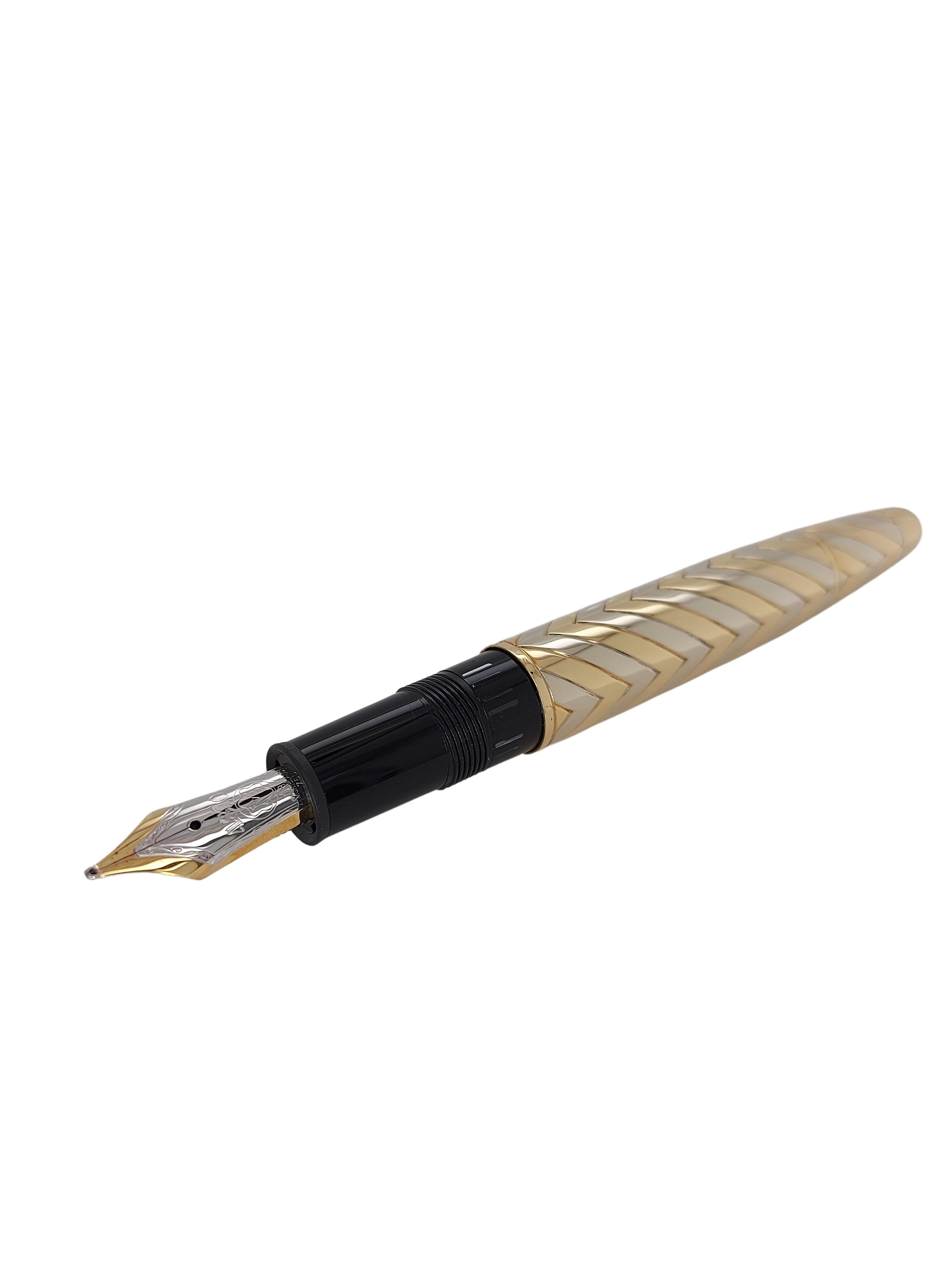 montblanc gold pen