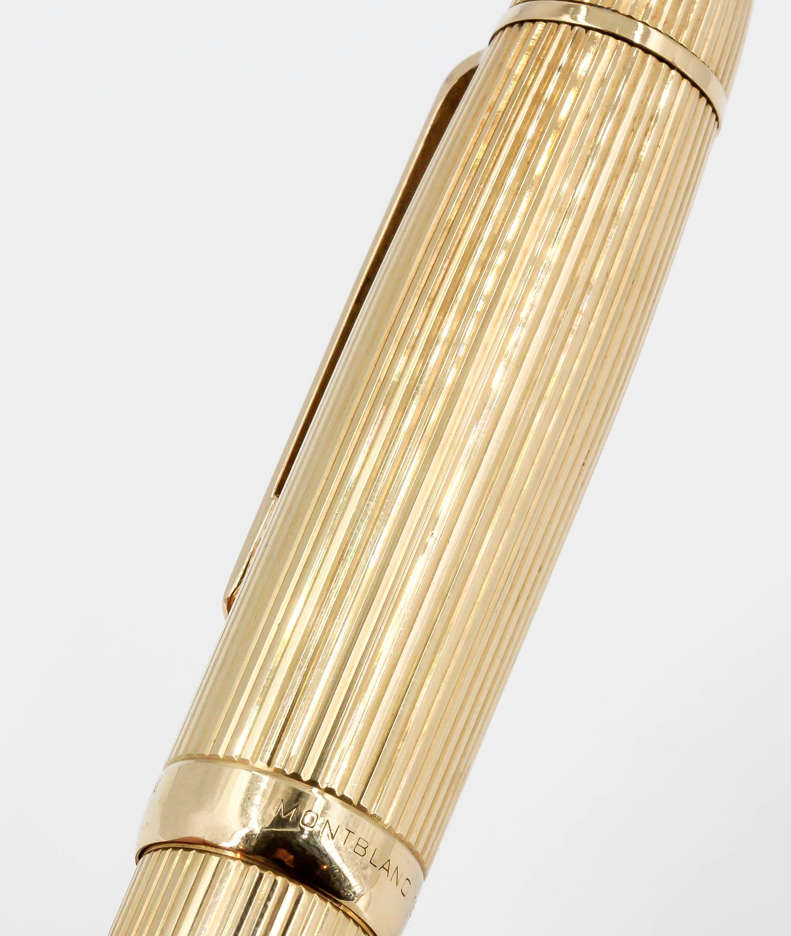 Montblanc Meisterstuck 149 18 Karat Gold Fountain Pen In Good Condition In New York, NY