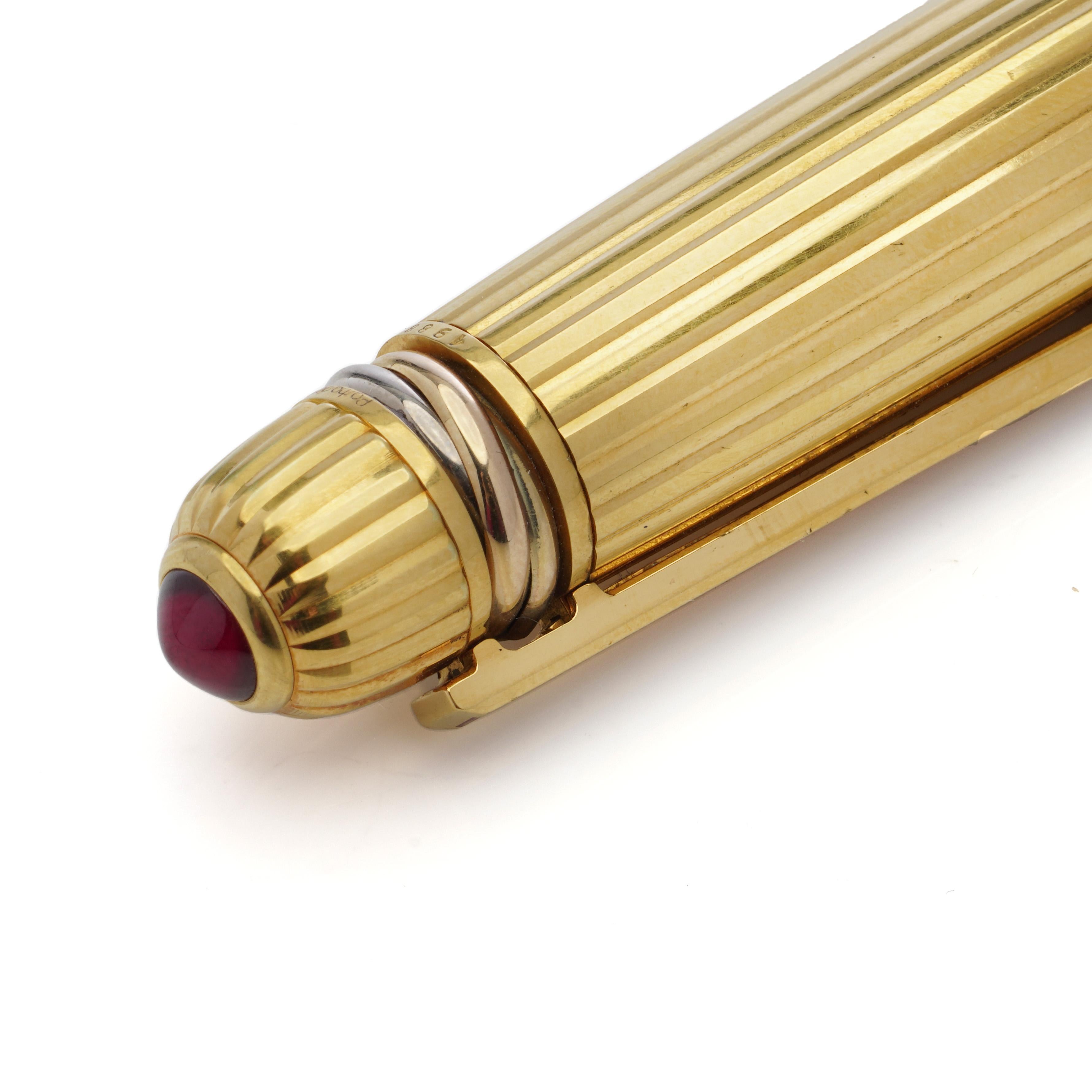 Montblanc Meisterstück 149 Solitaire fountain pen crafted in solid 18kt gold In Good Condition In Braintree, GB